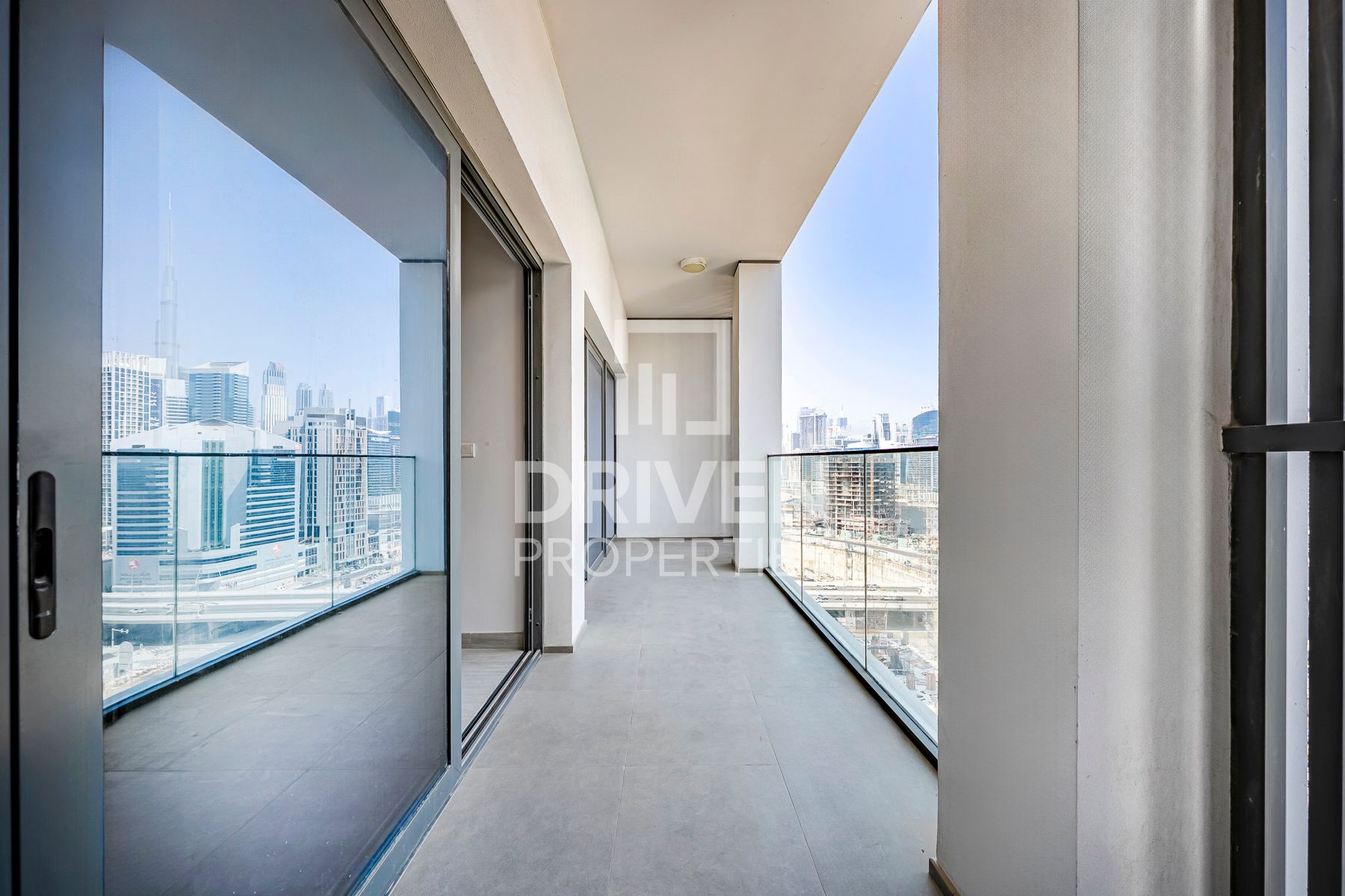 Iconic Burj View Upper Floor Central Location