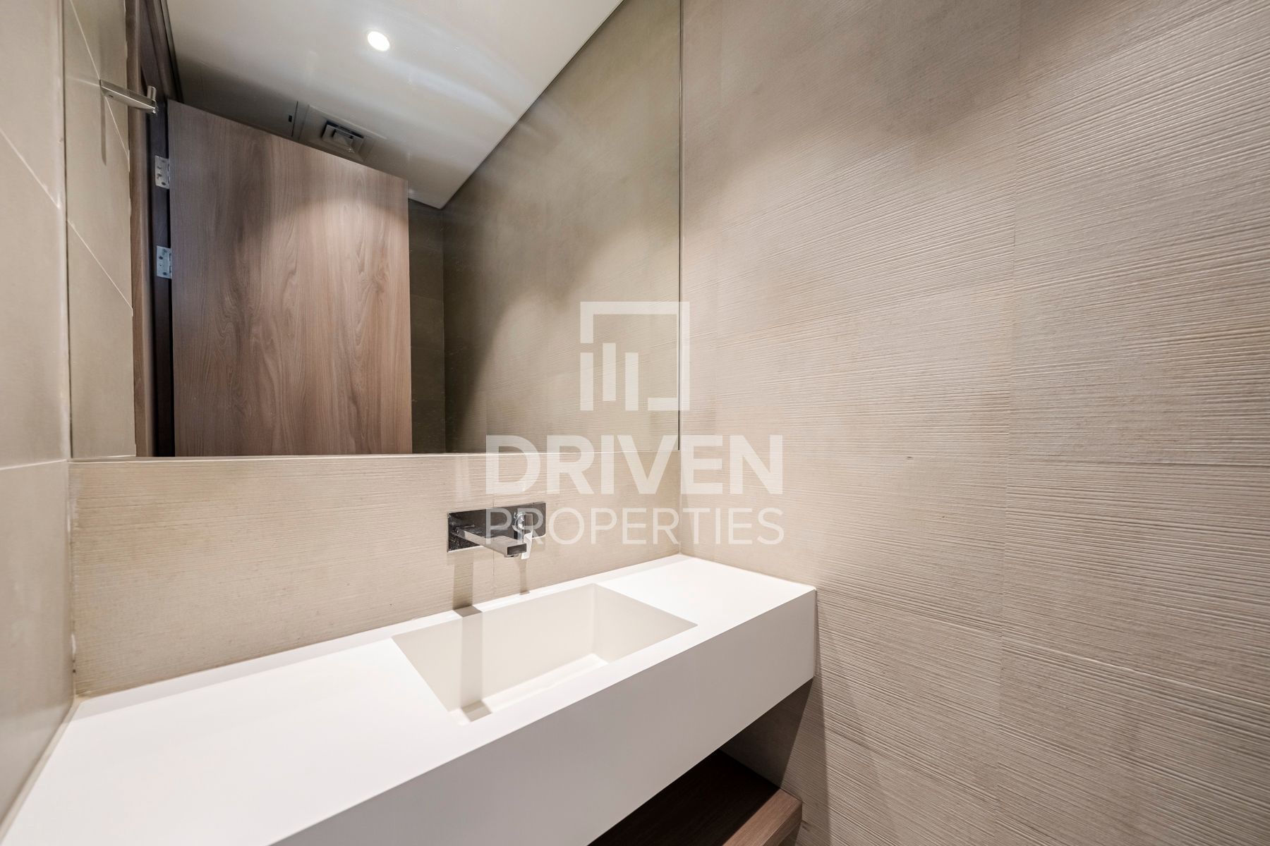 Burj Khalifa View Mid Floor Prime Amenities