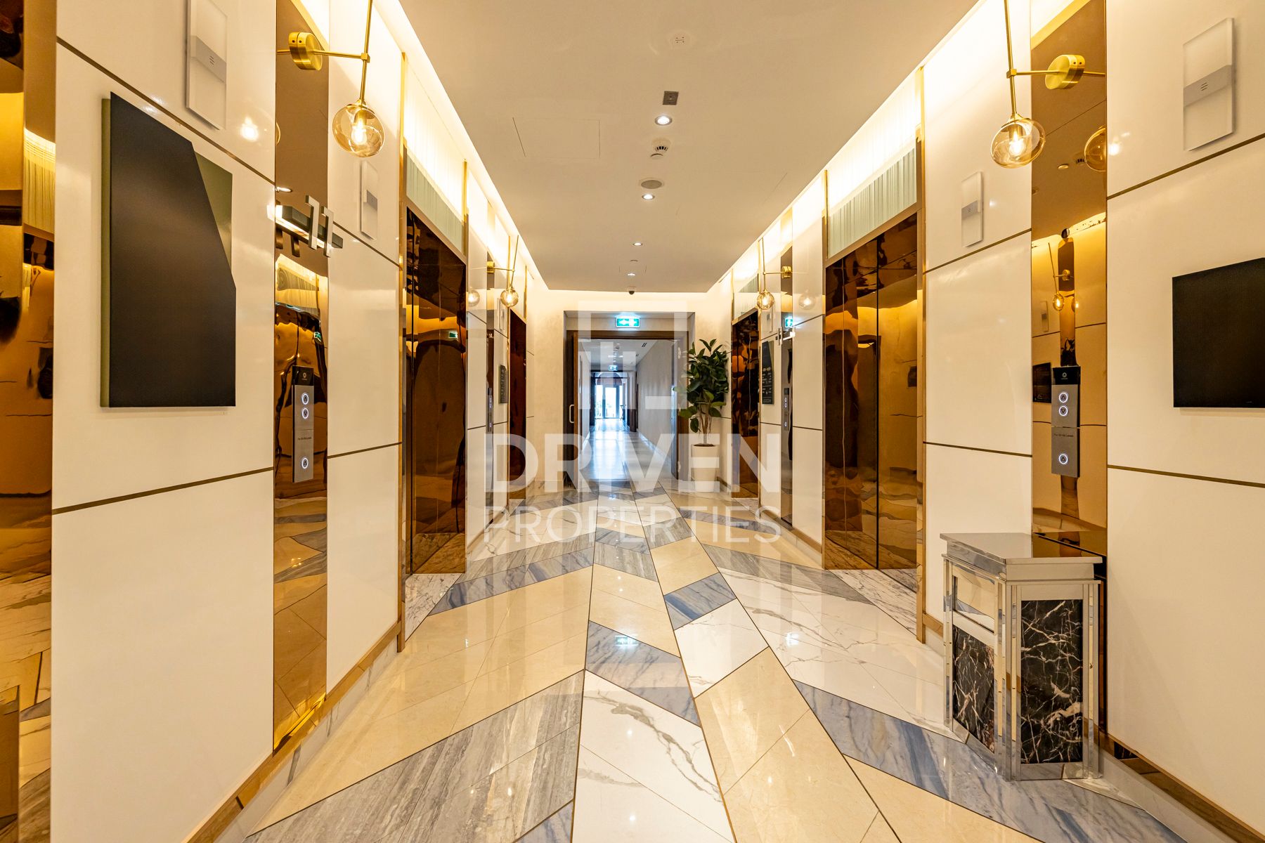 Stunning Canal View Furnished Ready to Move in