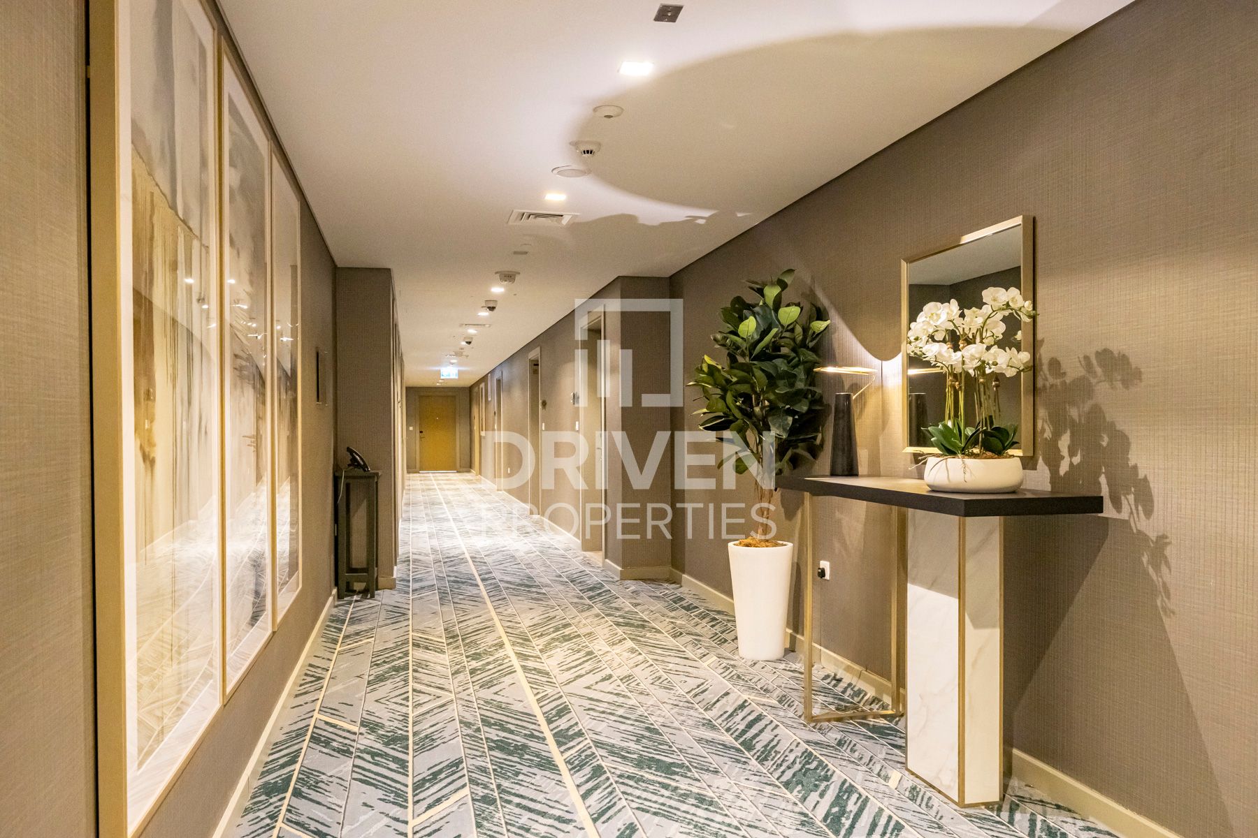 Stunning Canal View Furnished Ready to Move in