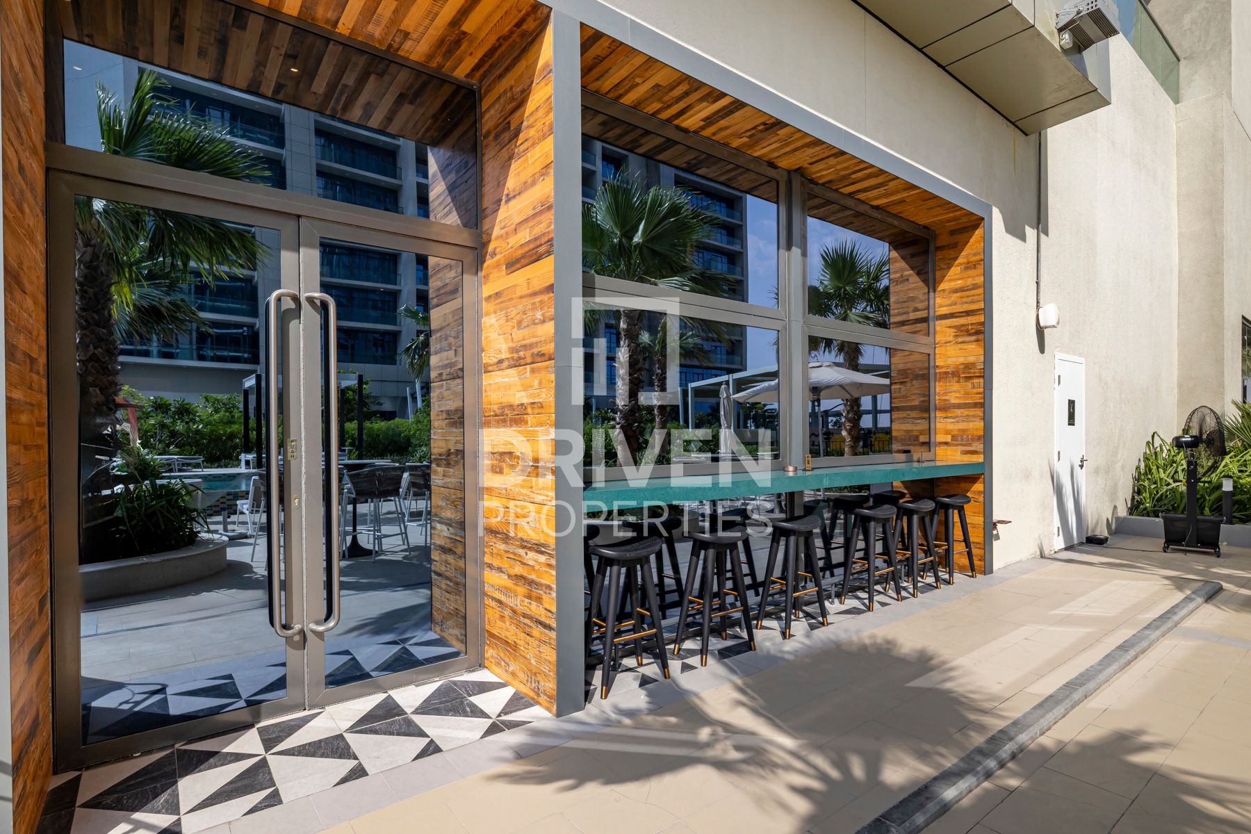 Stunning Canal View Furnished Ready to Move in