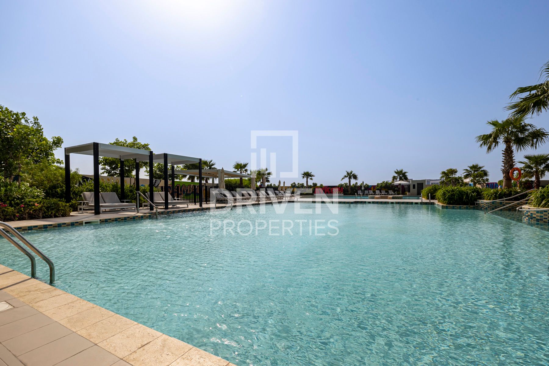 Stunning Canal View Furnished Ready to Move in