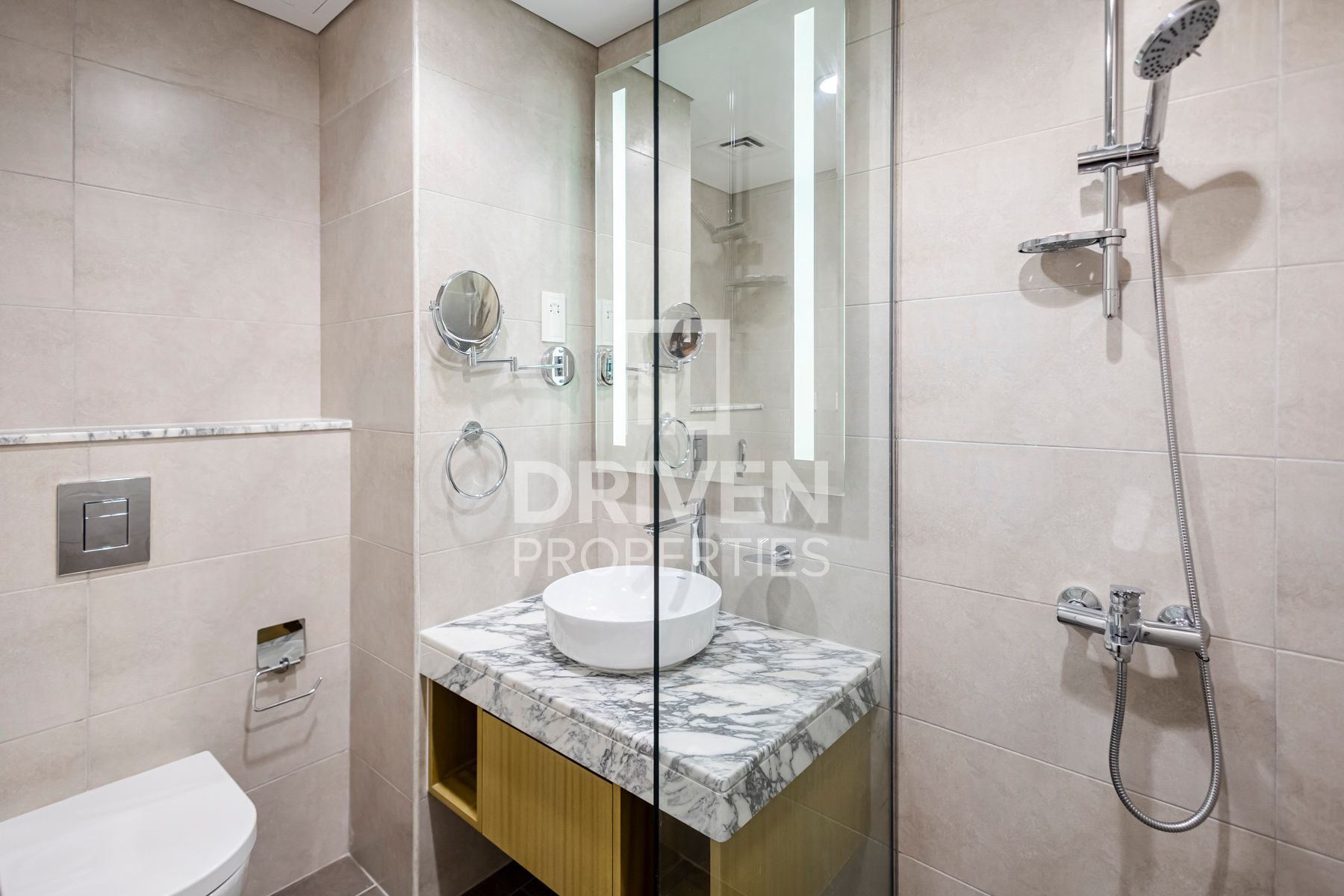 Stunning Canal View Furnished Ready to Move in