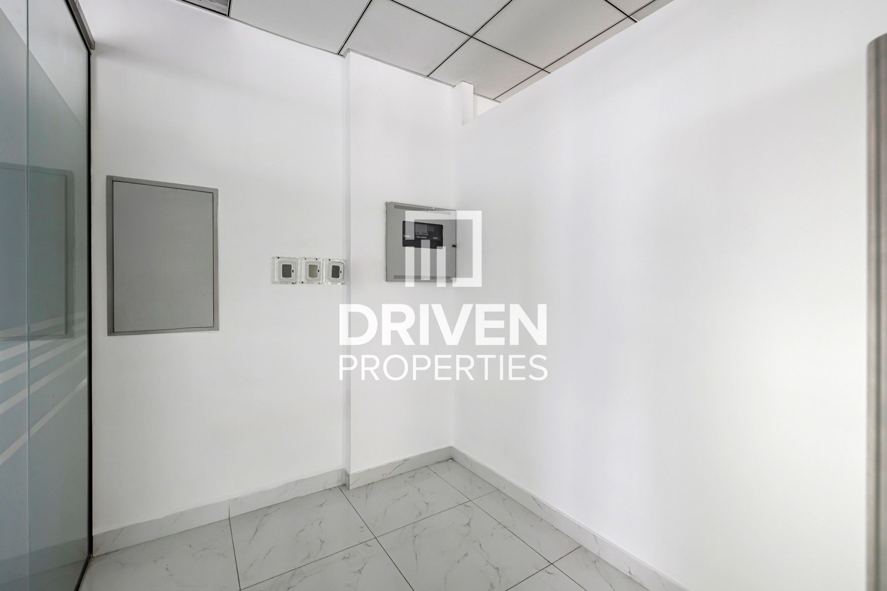 Ready to Move in Office Prime Location