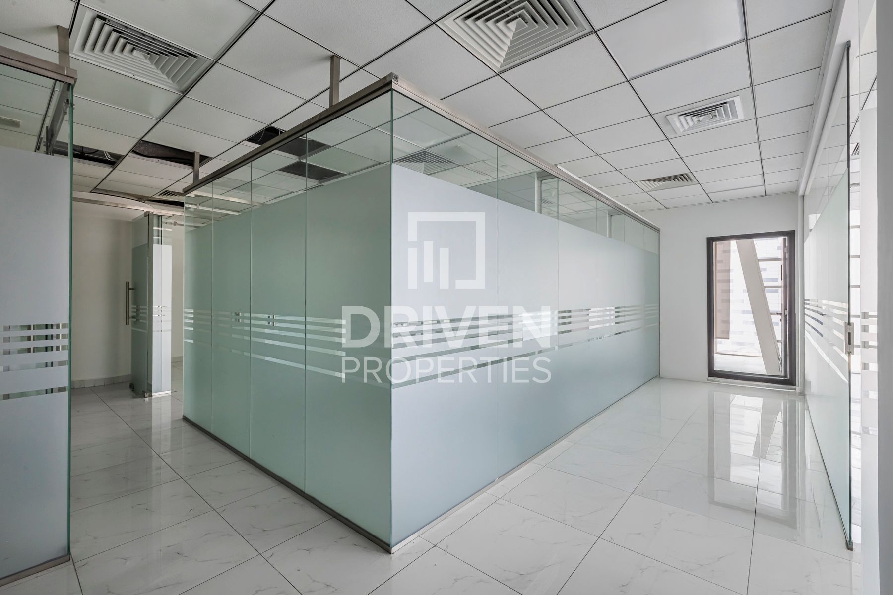 Ready to Move in Office Prime Location