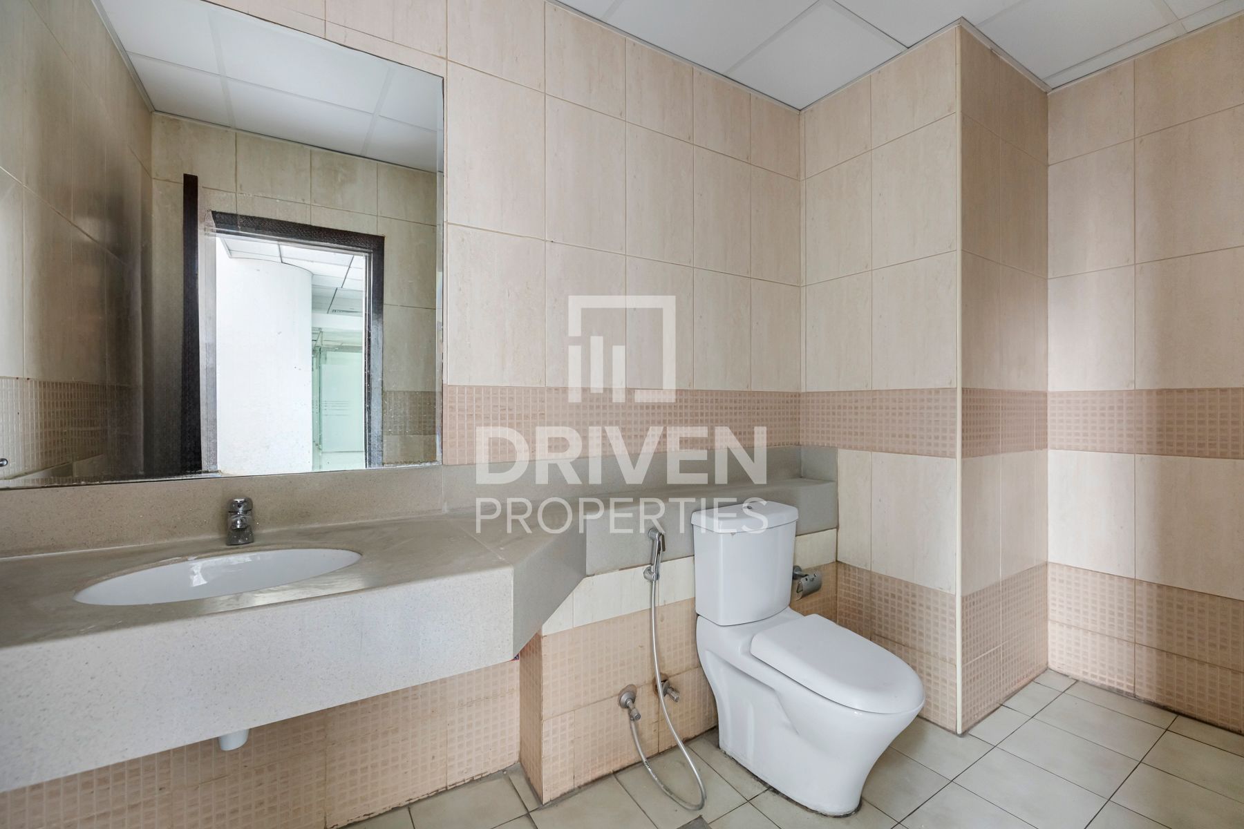 Ready to Move in Office Prime Location