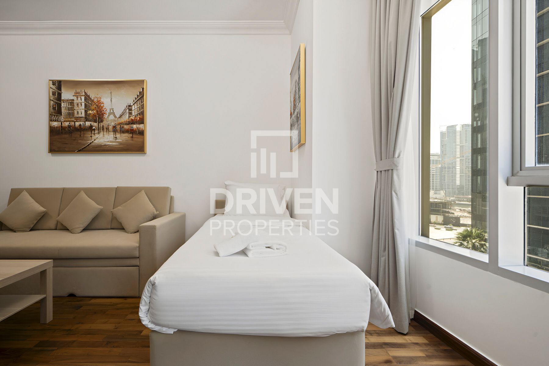 Near to Metro Station Vacant Unique Layout