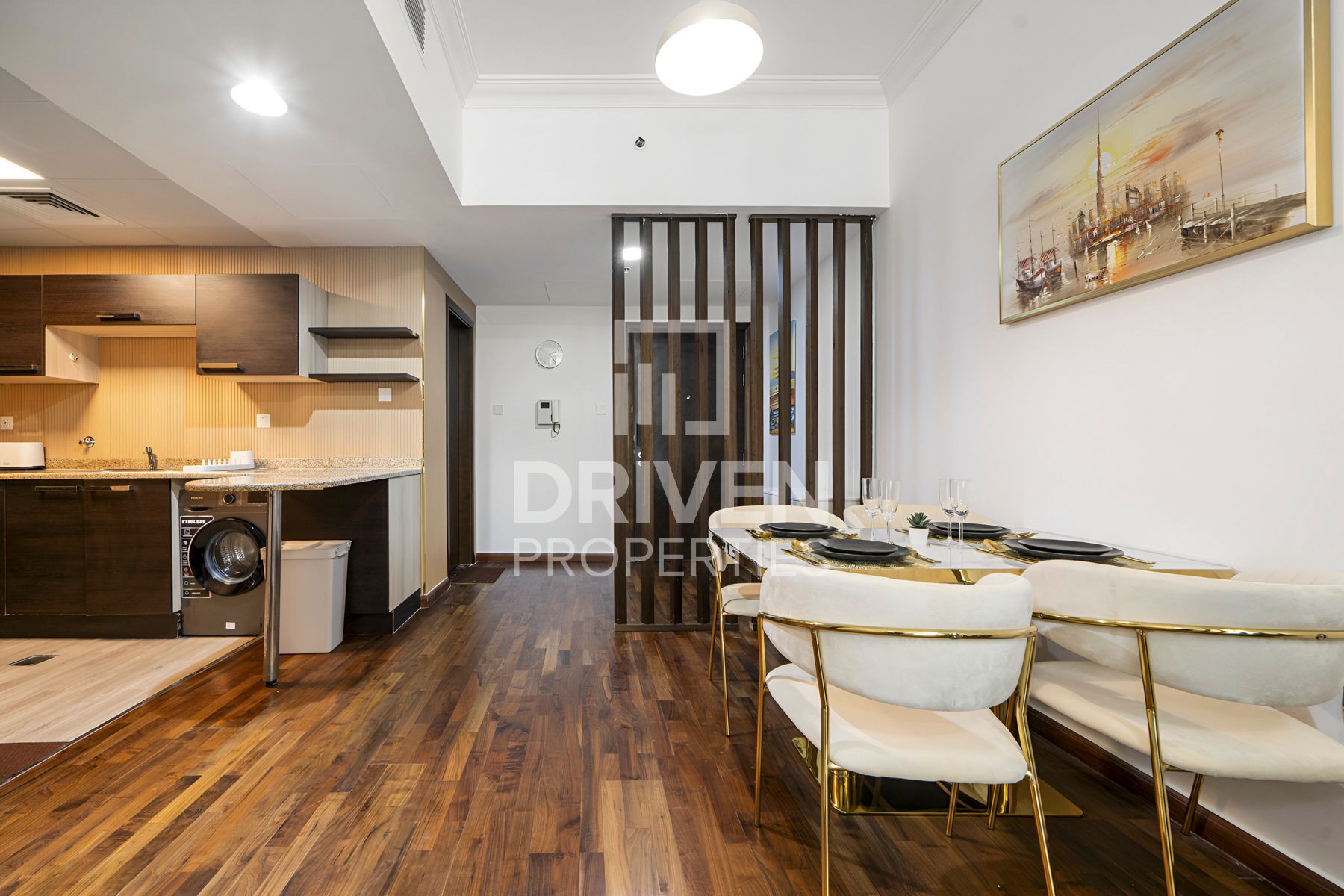 Near to Metro Station Vacant Unique Layout