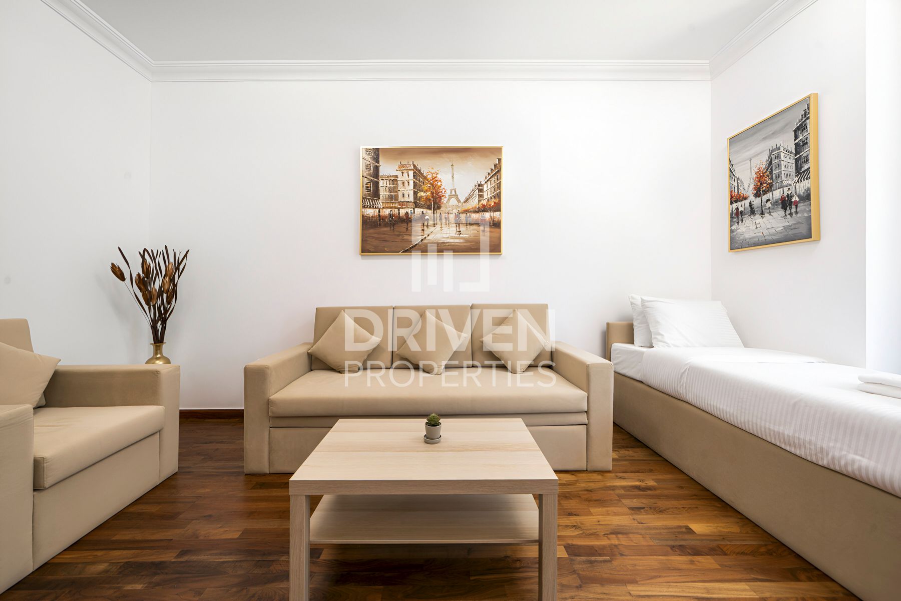 Near to Metro Station Vacant Unique Layout