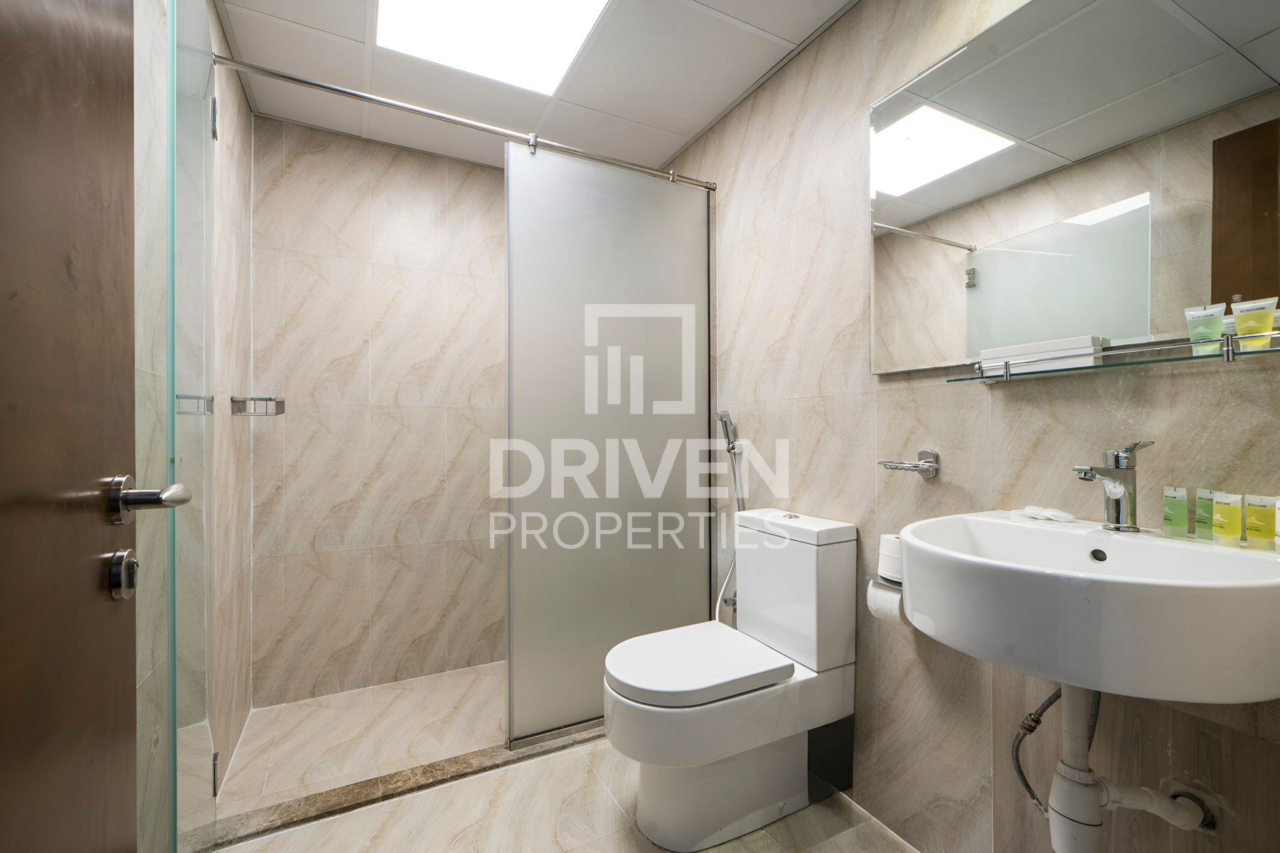 Near to Metro Station Vacant Unique Layout