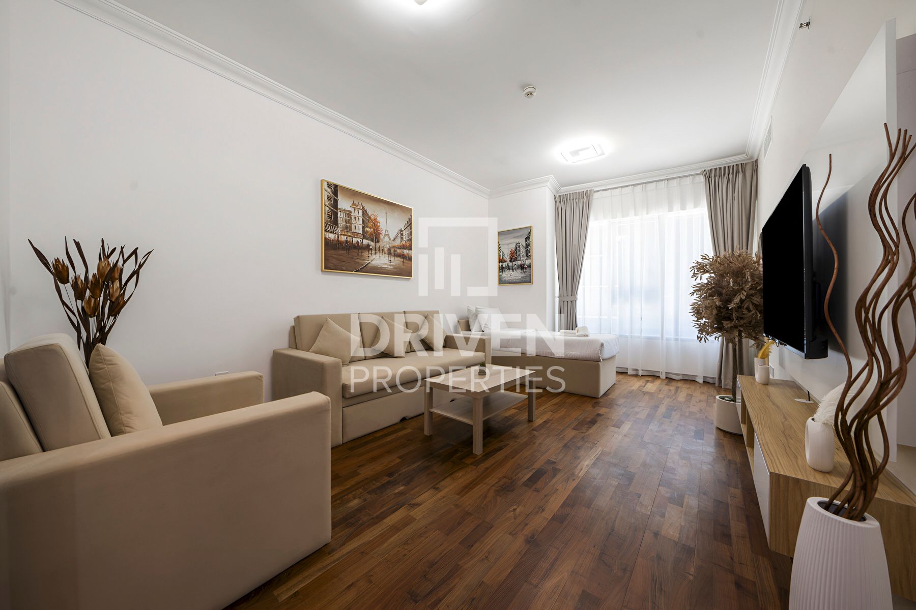 Near to Metro Station Vacant Unique Layout