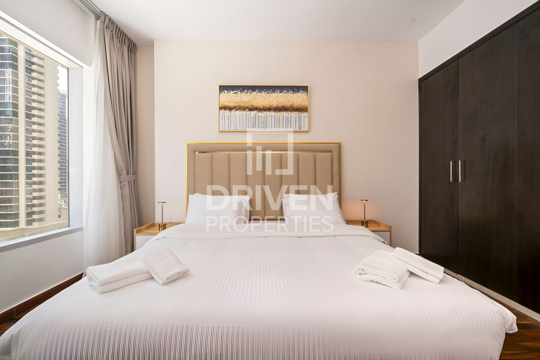 Near to Metro Station Vacant Unique Layout