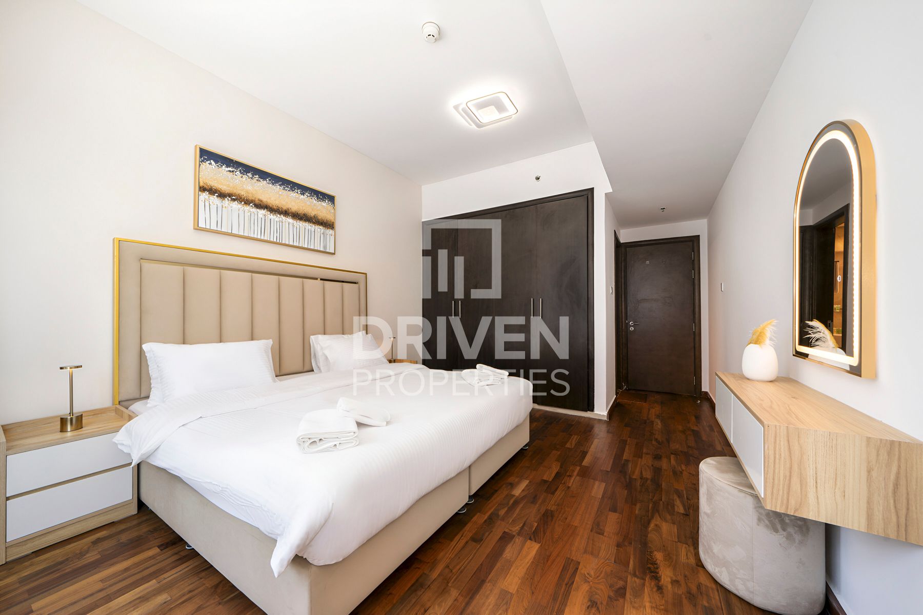 Near to Metro Station Vacant Unique Layout