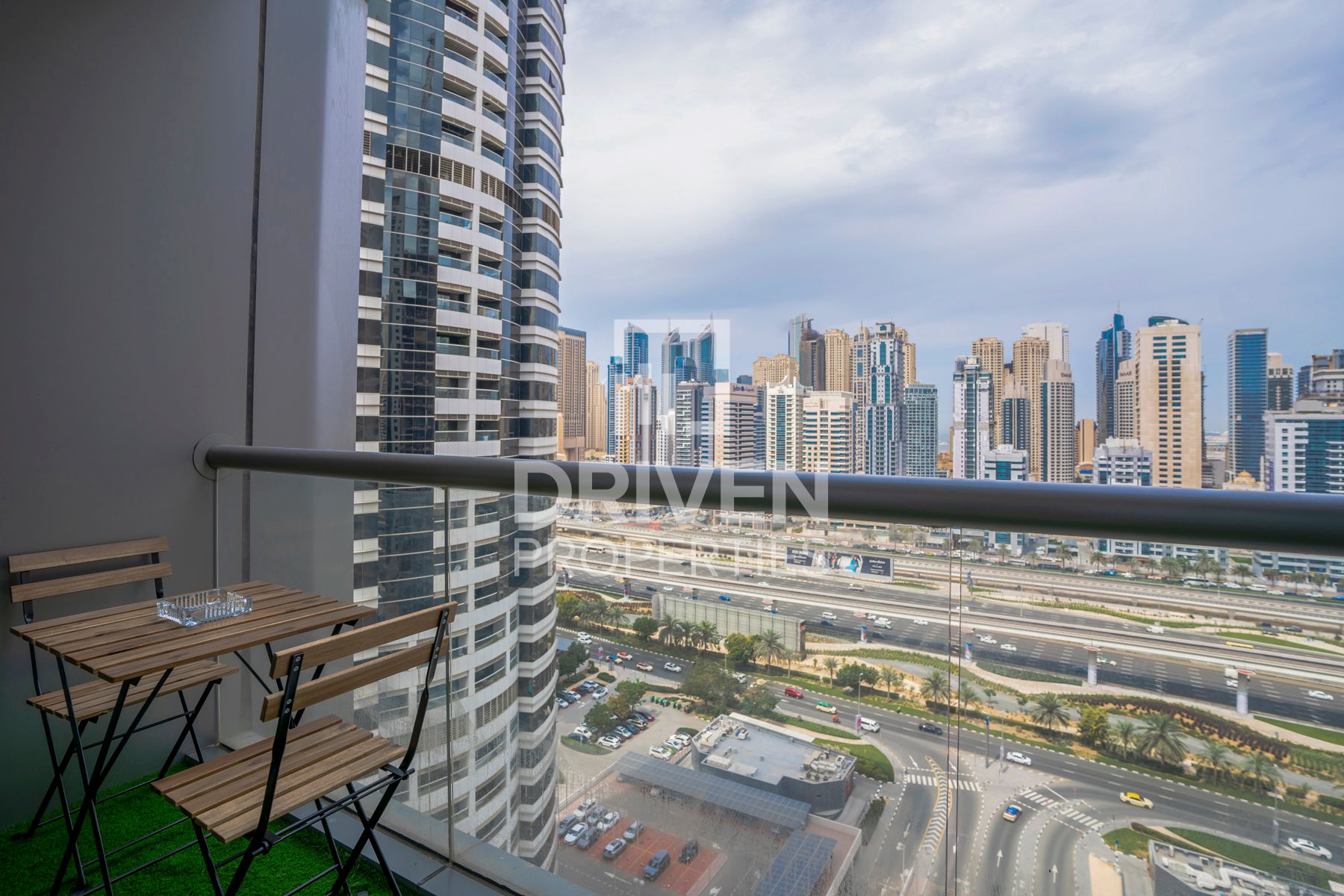 Elegant Upgraded Unit Unique Layout Furnished