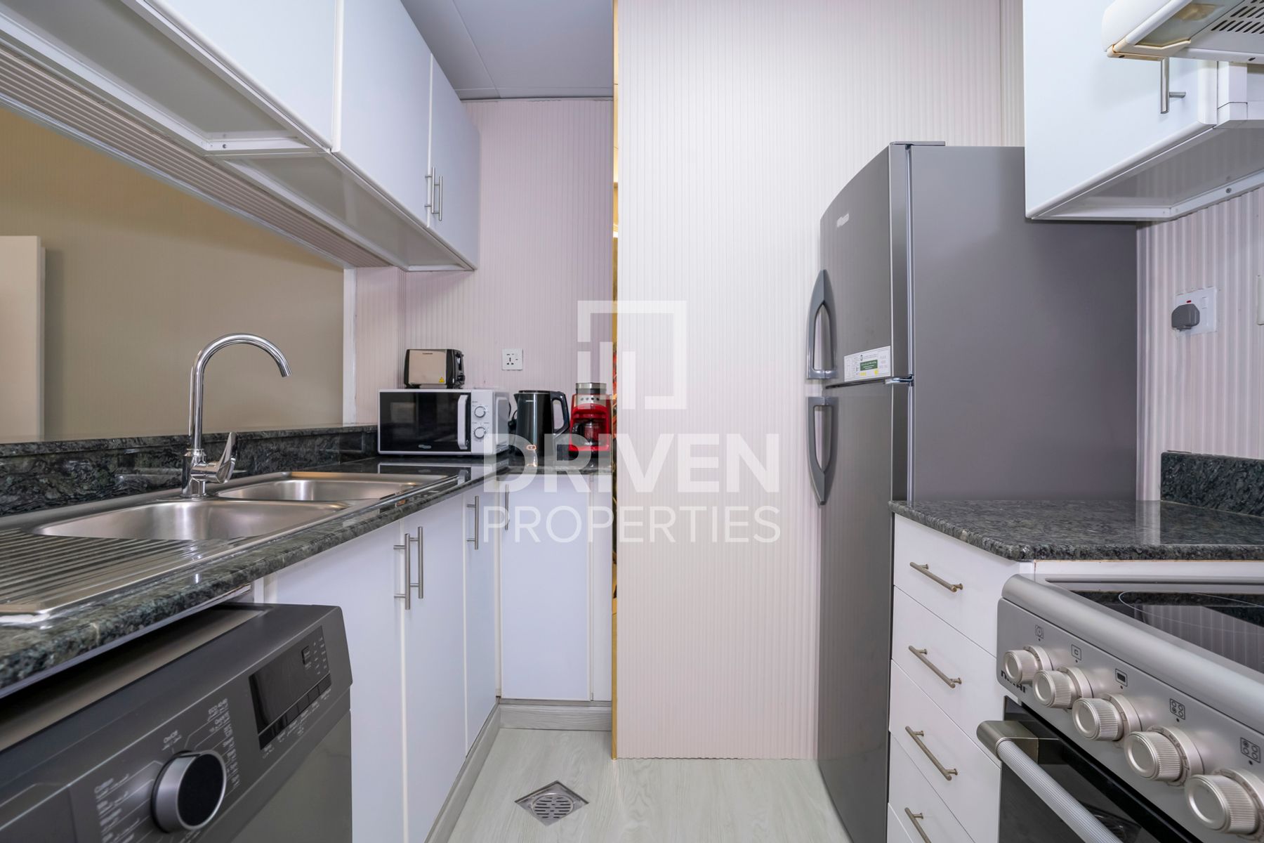 Elegant Upgraded Unit Unique Layout Furnished