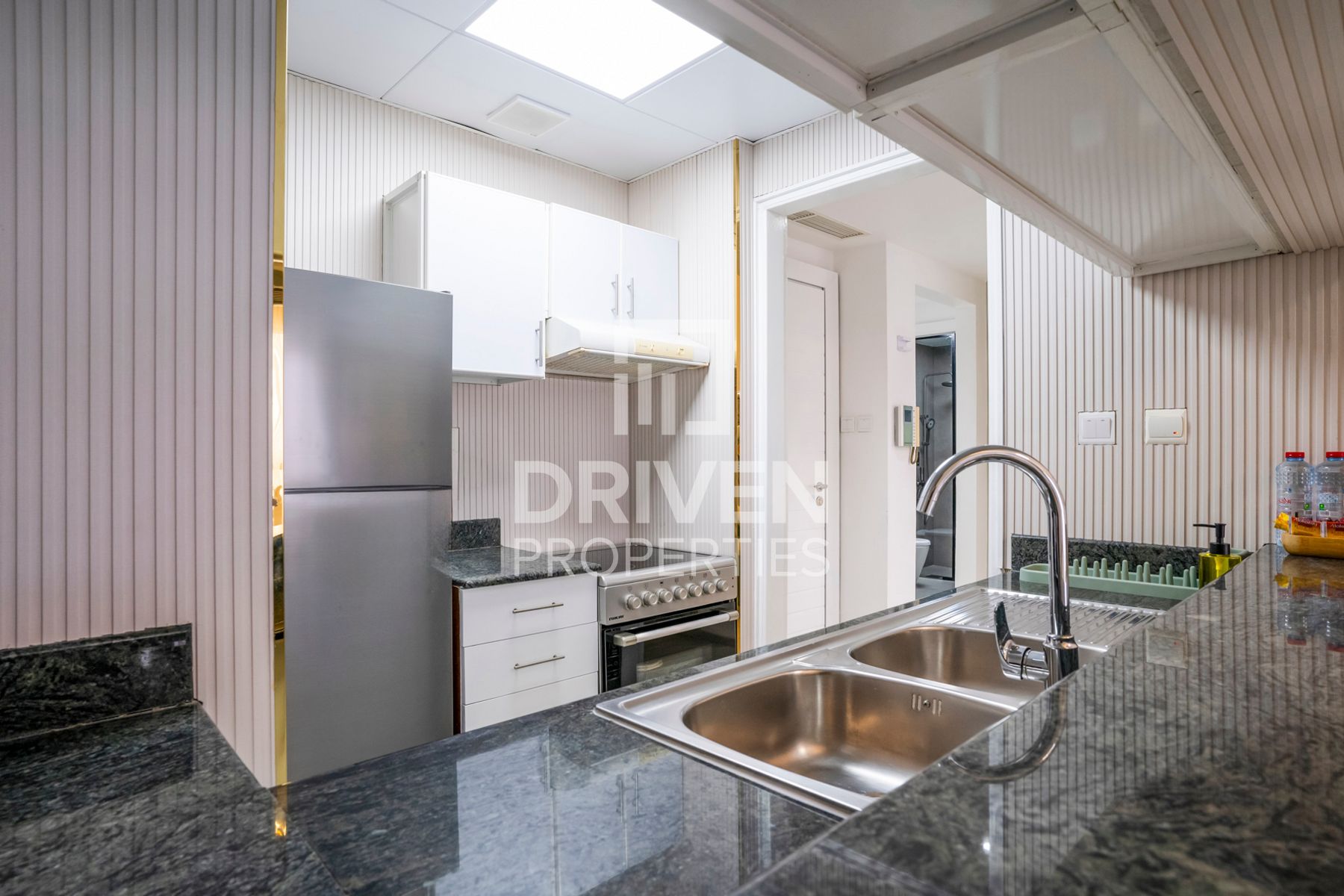 Elegant Upgraded Unit Unique Layout Furnished