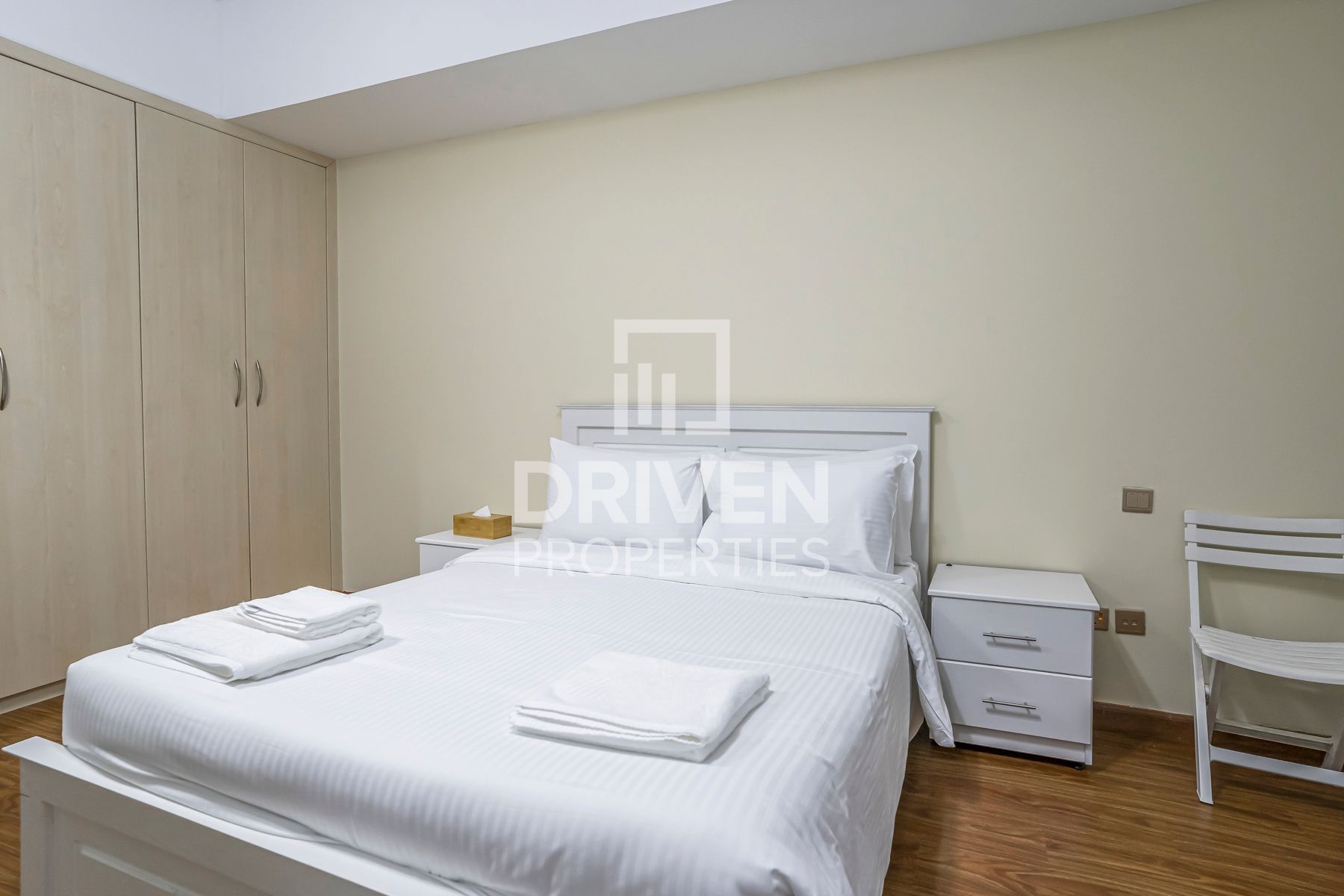 Upgraded Unit with Maid Ready on 15th of Nov