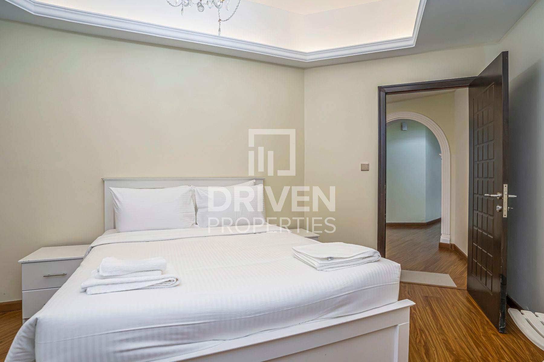 Upgraded Unit with Maid Ready on 15th of Nov