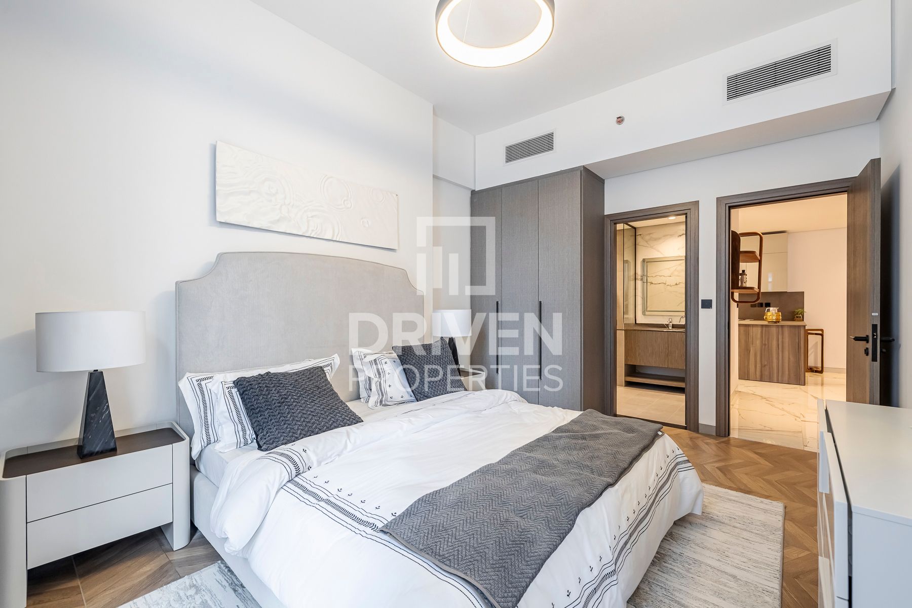 Exclusive Spacious Unit Handover Soon