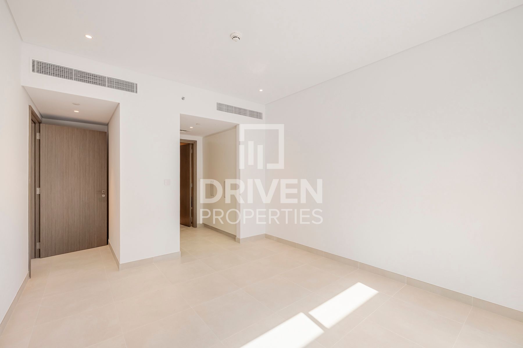 Direct Park Access Large Terrace Brand New