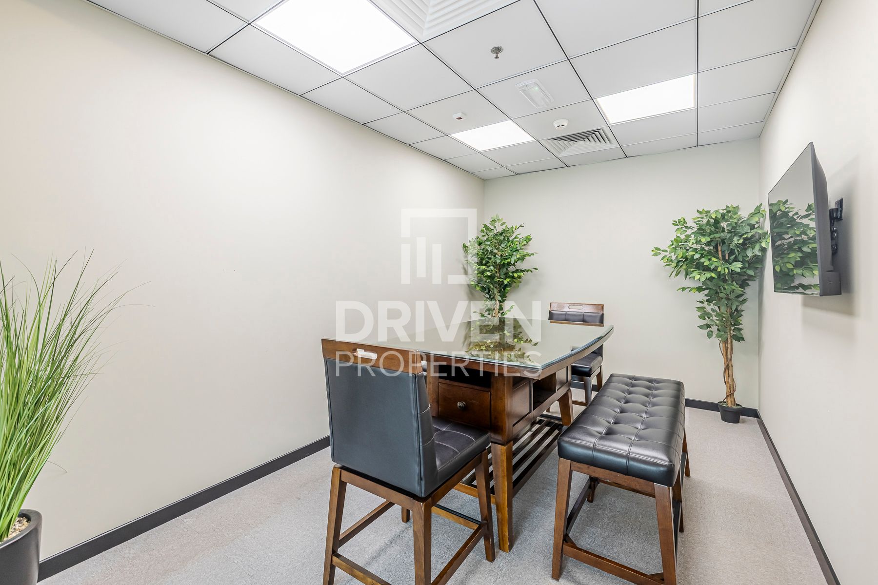 Exclusive High Class Office Designer Furnished