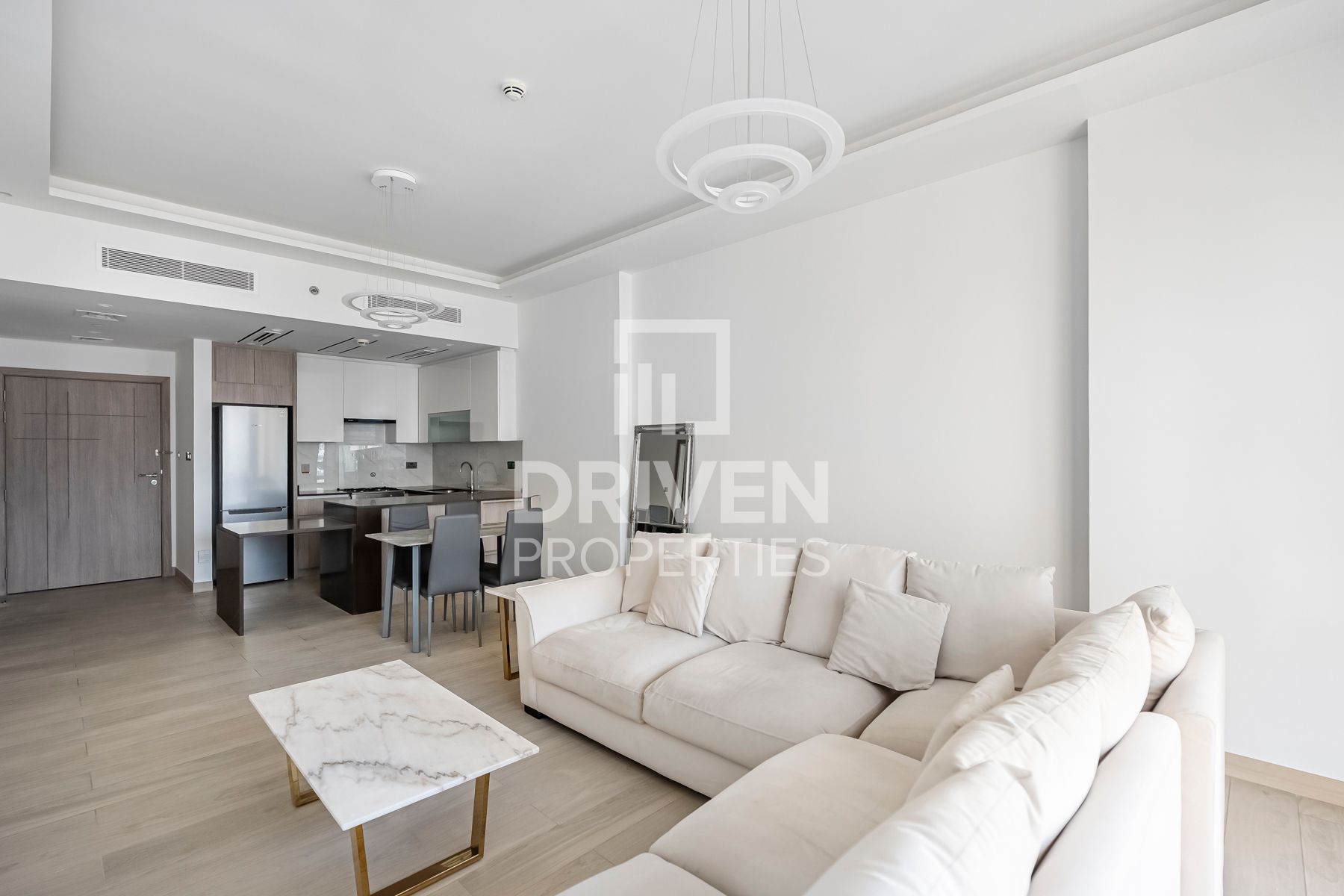 Furnished Apartment Ready to move in 4 Cheques