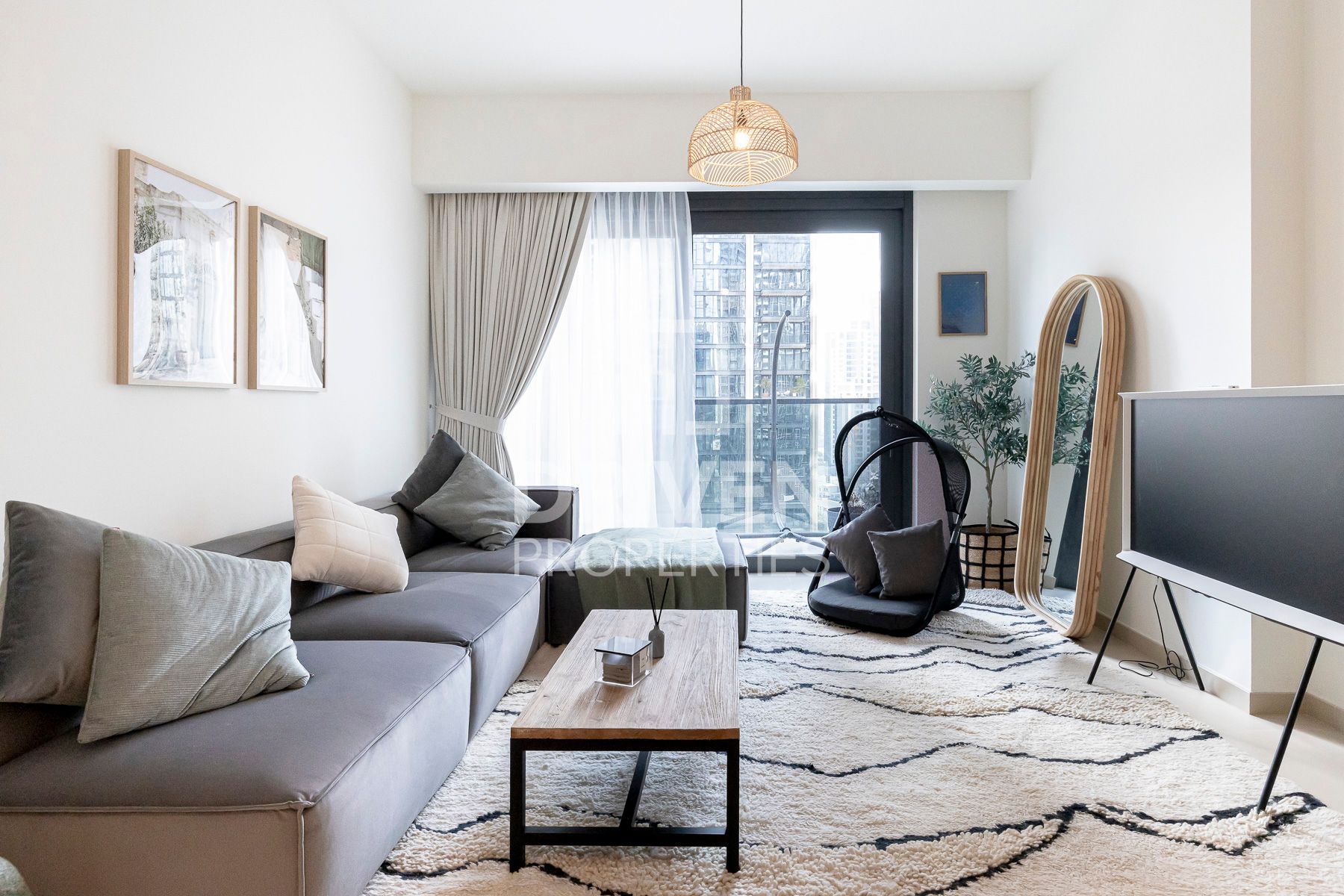 Spacious Layout Ready on November Furnished