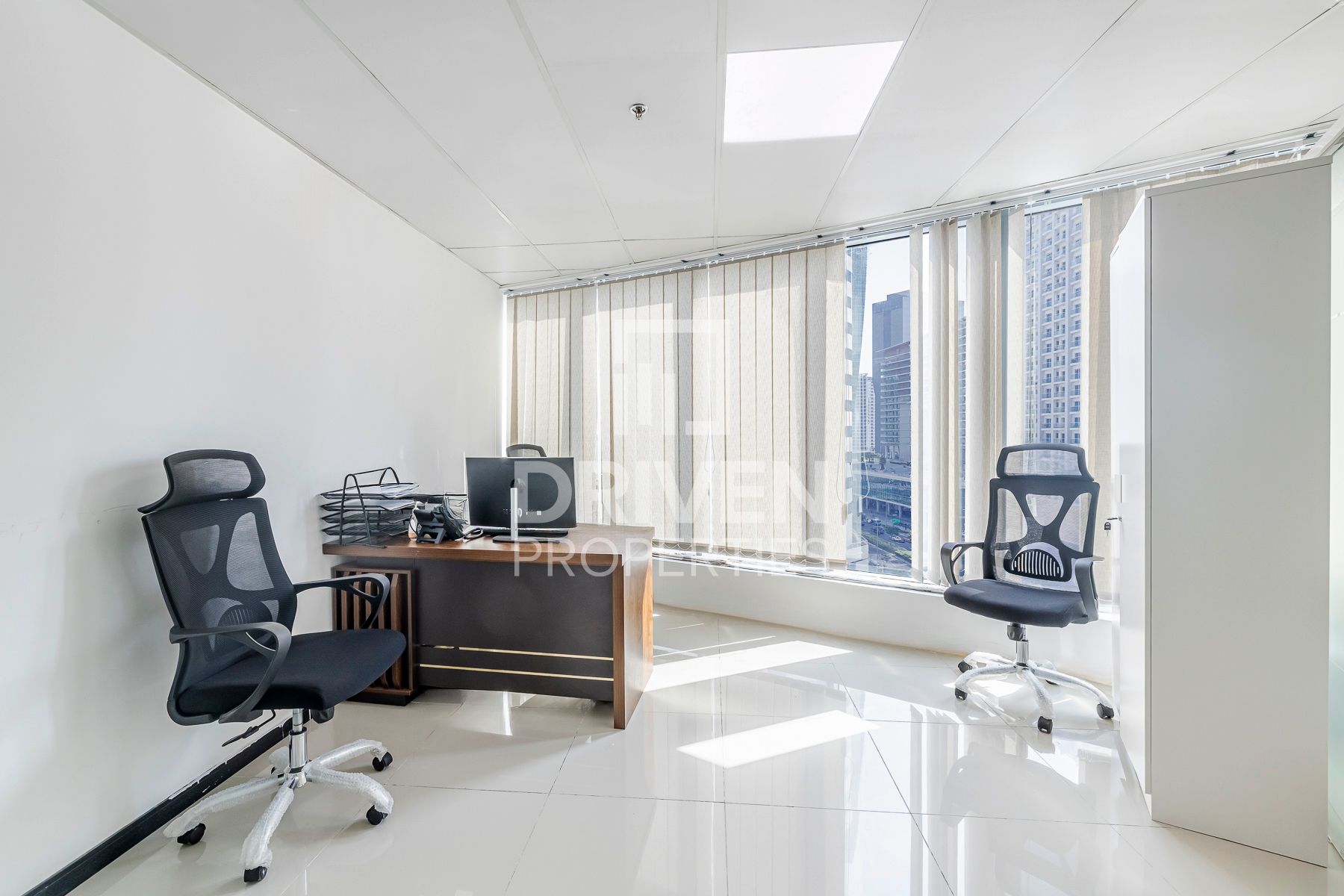 Spacious Easy Access Building Prime Location