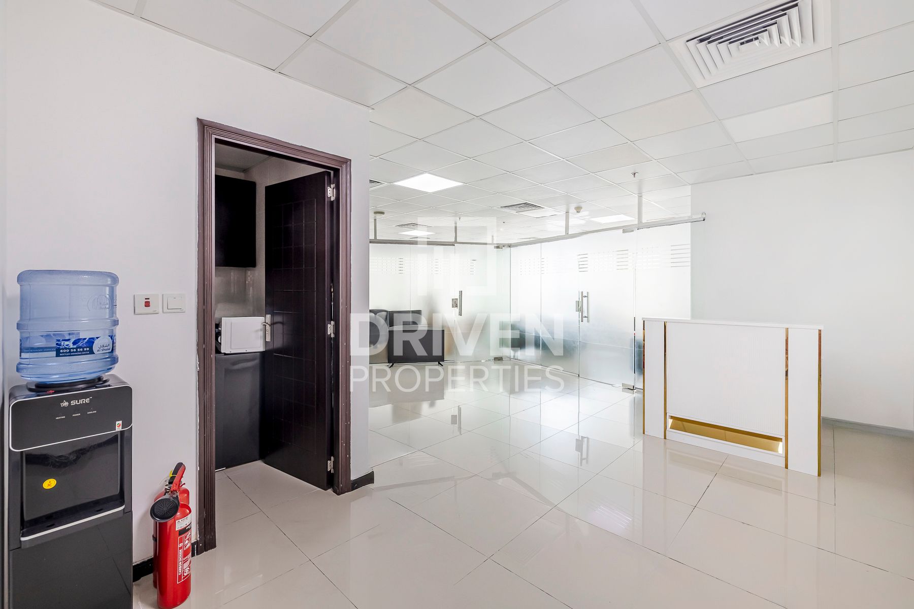 Spacious Easy Access Building Prime Location