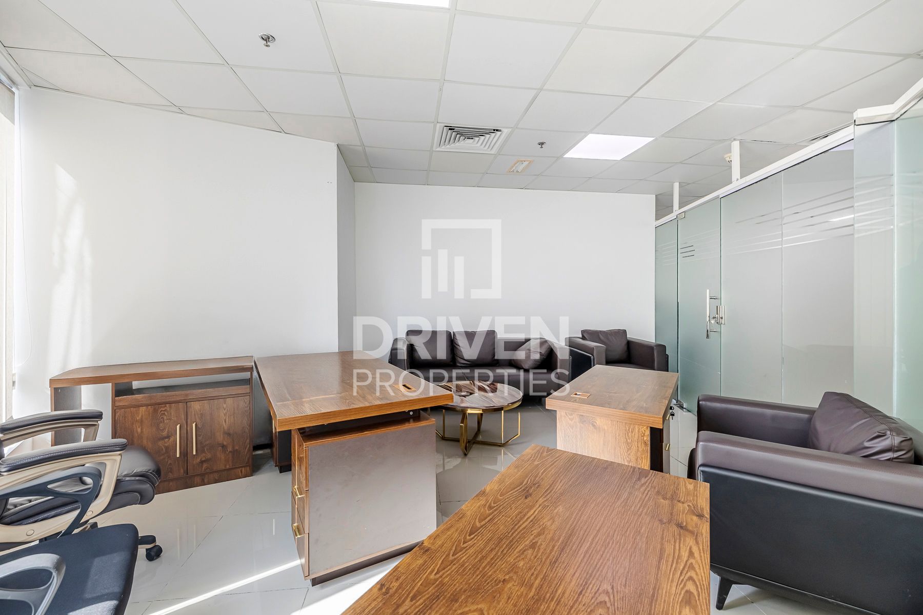 Spacious Easy Access Building Prime Location