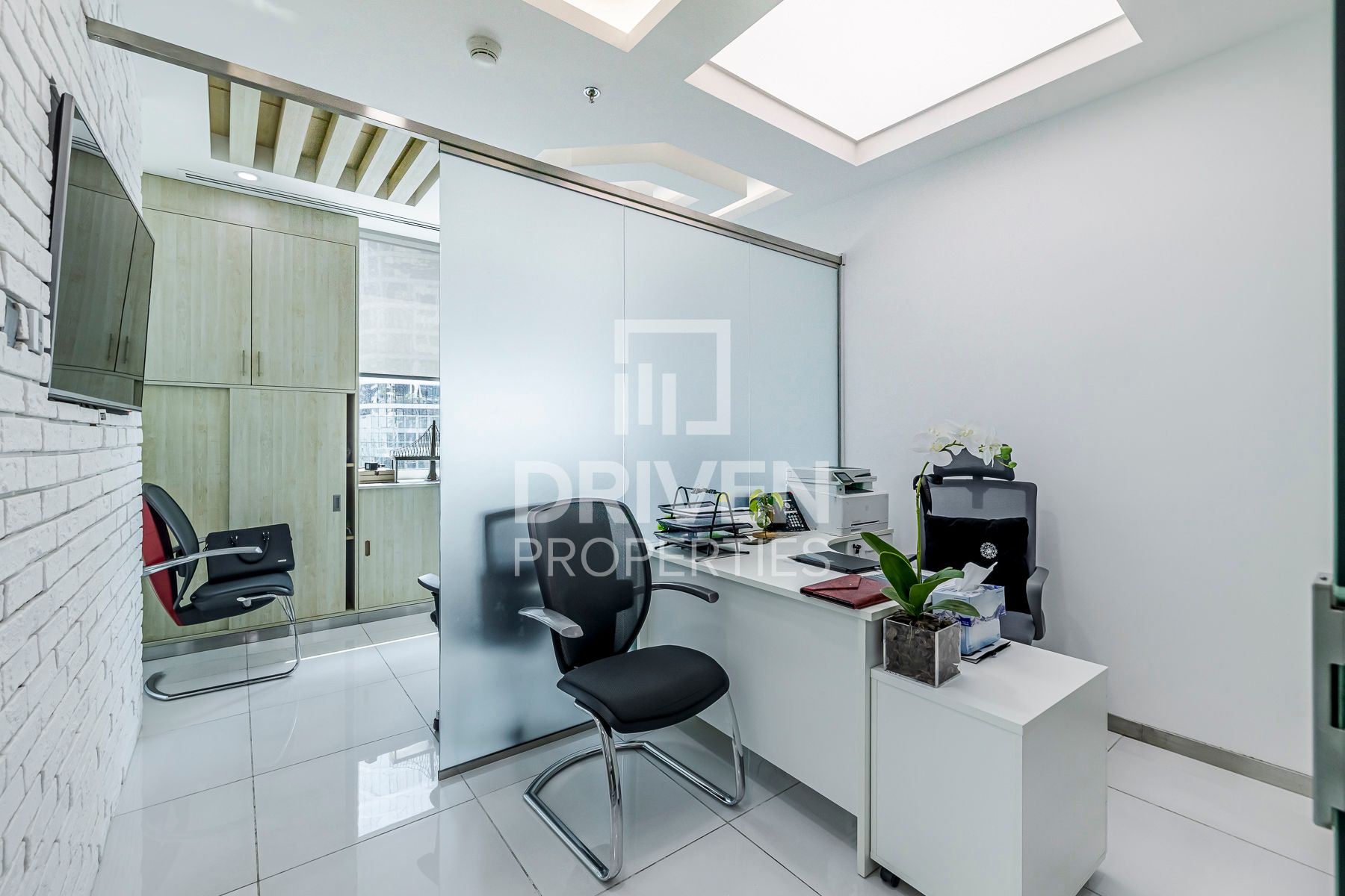 Premium Office Fully Furnished Vacant