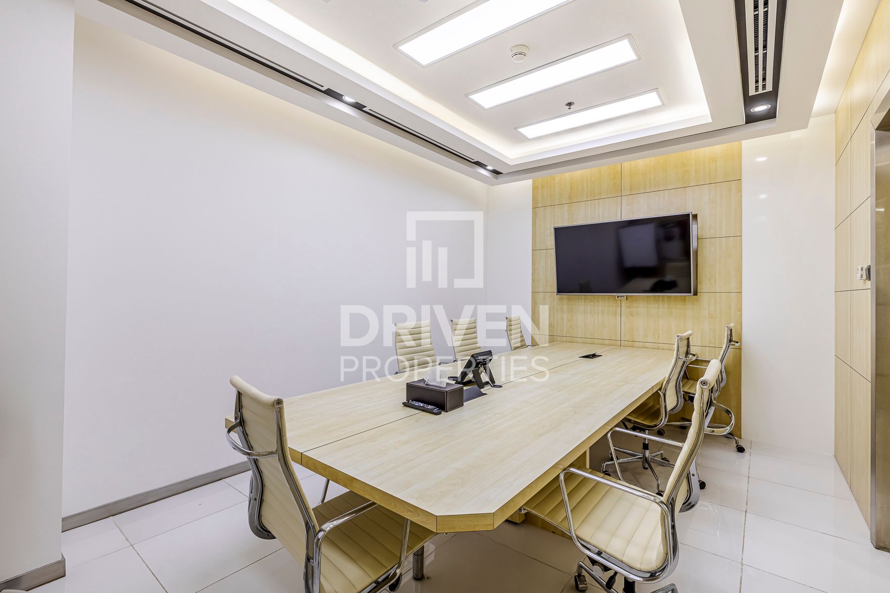 Premium Office Fully Furnished Vacant