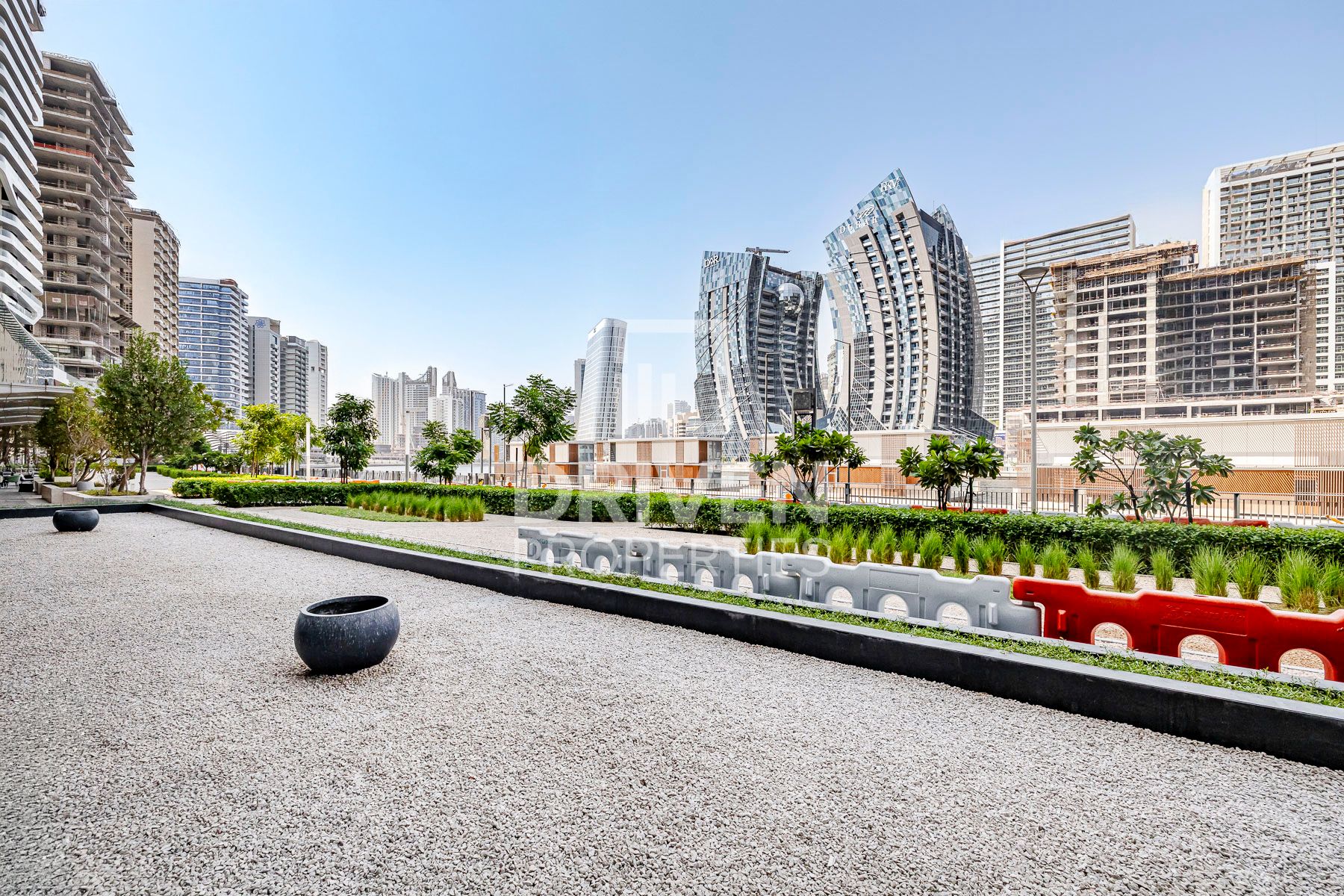 Strategic Location Vacant Best Price