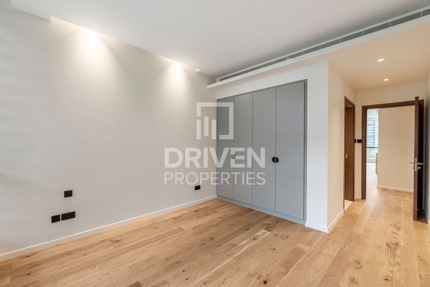 High-end Finishing with Pool and Courtyard View