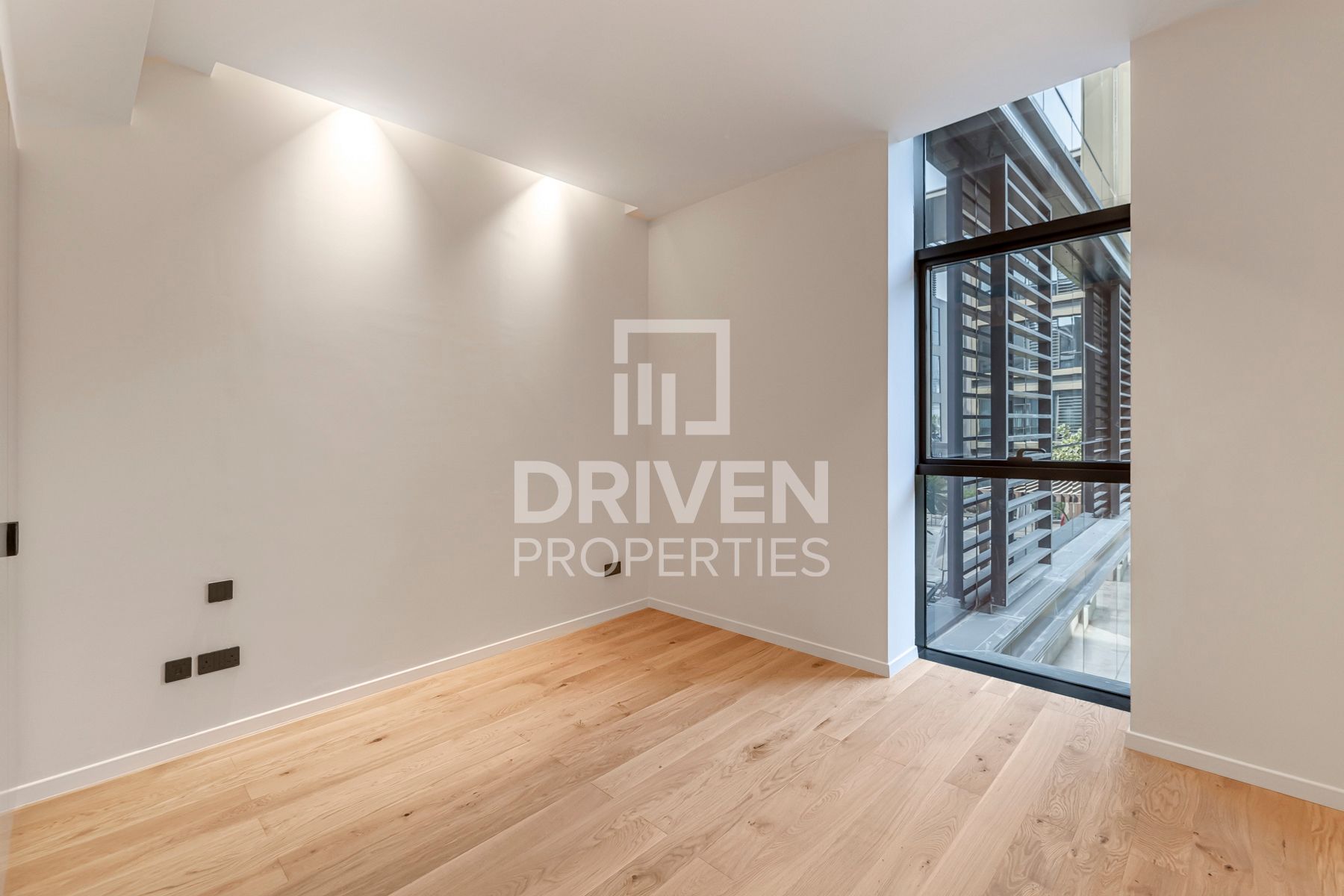 High-end Finishing with Pool and Courtyard View