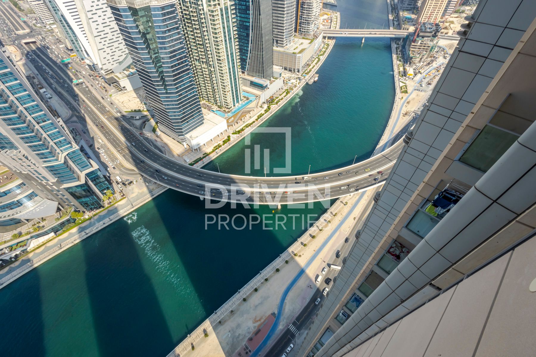 Spacious Sea and Canal View Vacant On Transfer