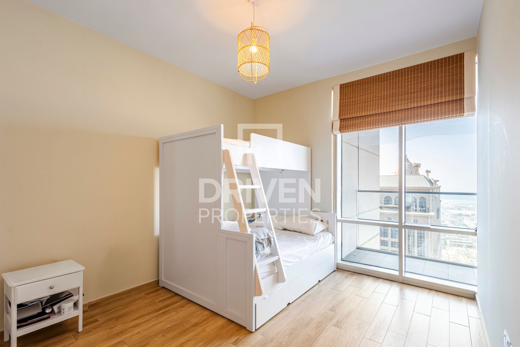 Spacious Sea and Canal View Vacant On Transfer