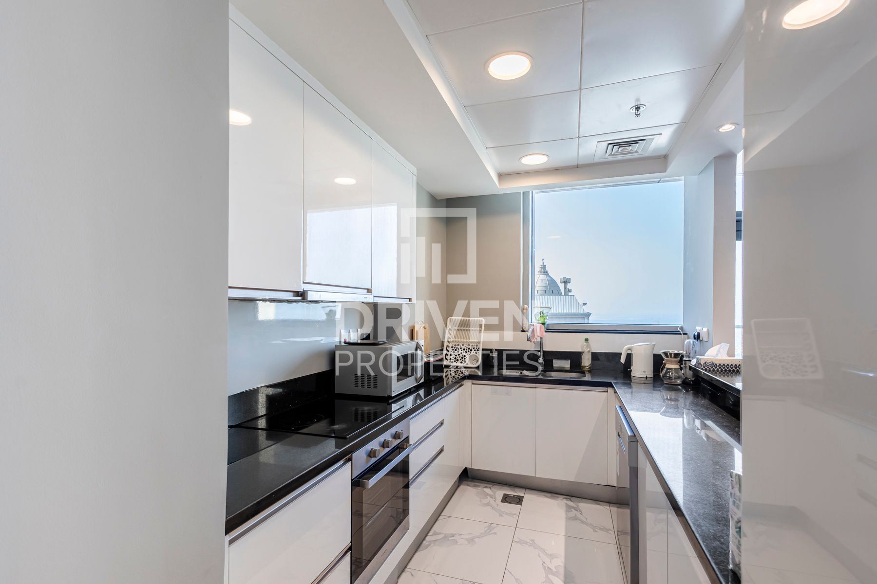 Spacious Sea and Canal View Vacant On Transfer