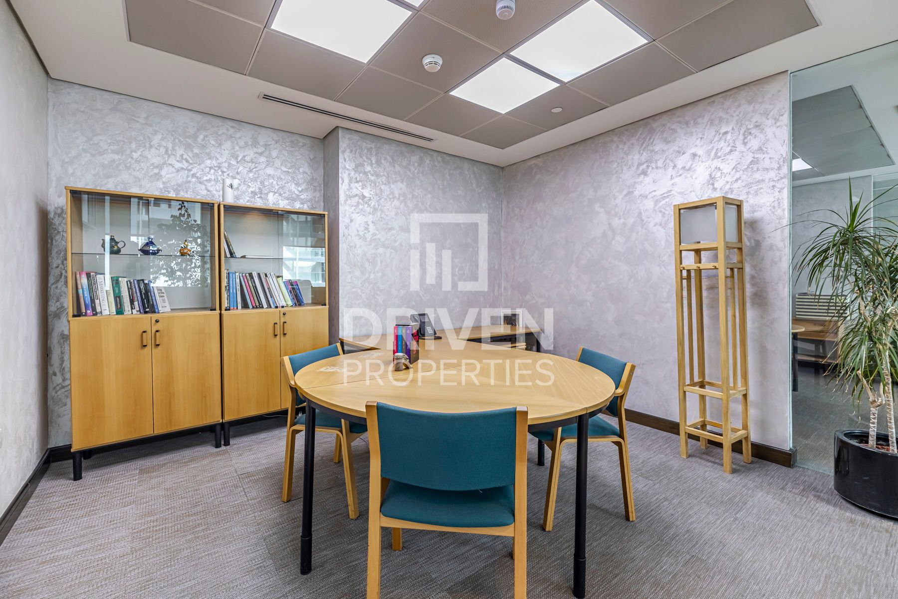 Fully Furnished Prime Location Vacant Now