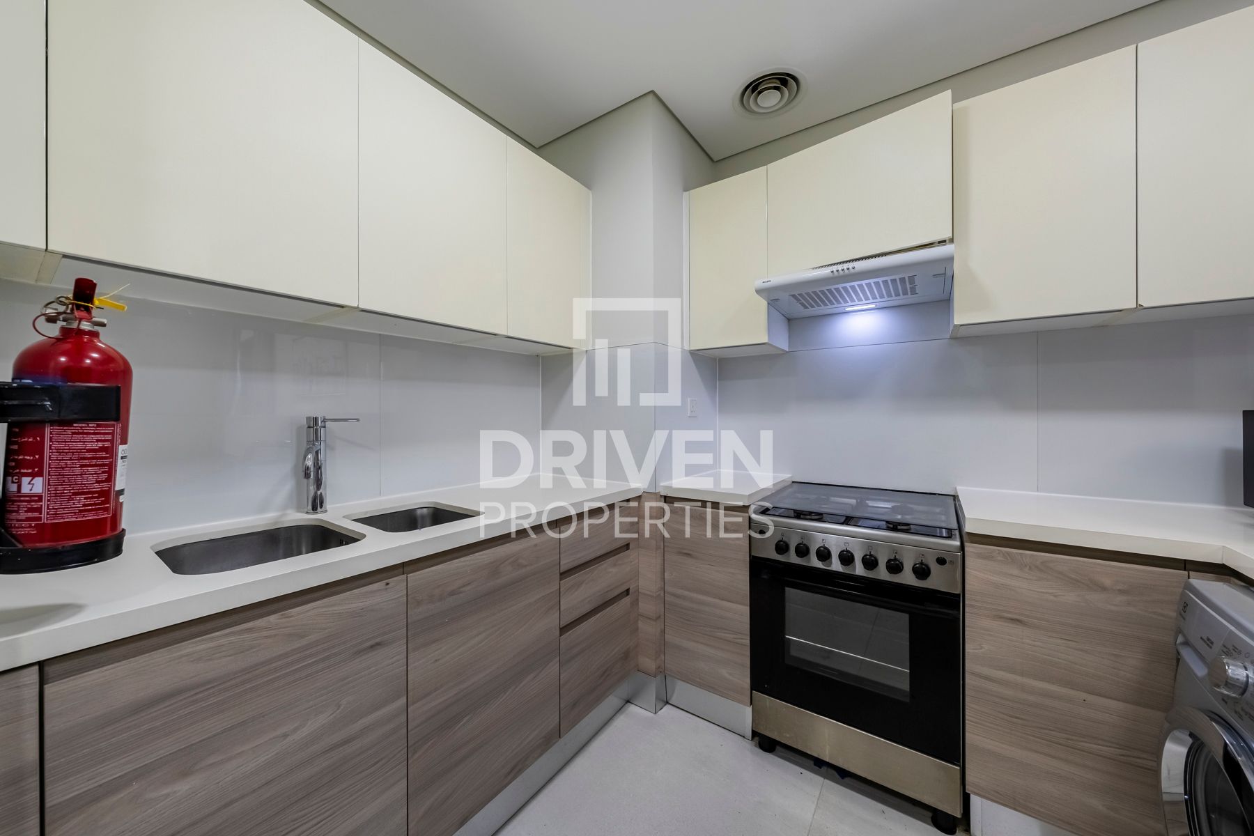 Burj View Prime Area New Building Spacious