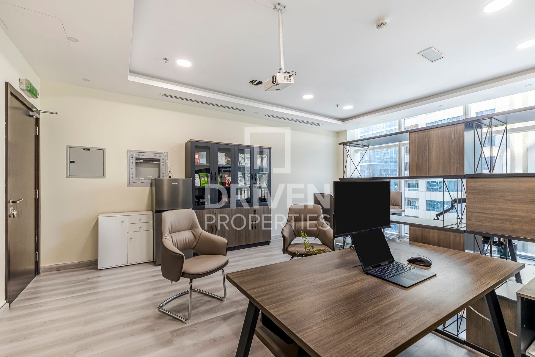 Prime Location Near Metro Vacant Soon