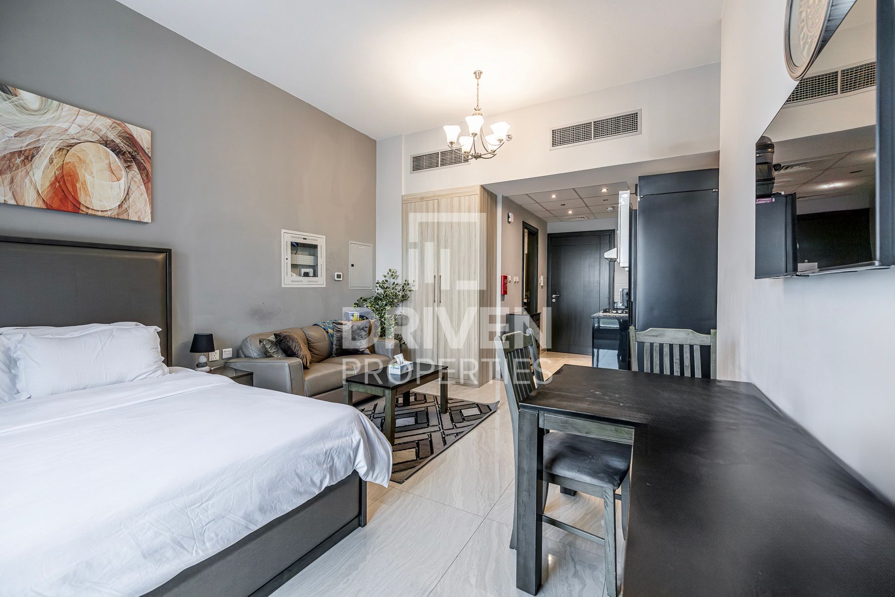 Cozy Studio Great Location Fully Furnished