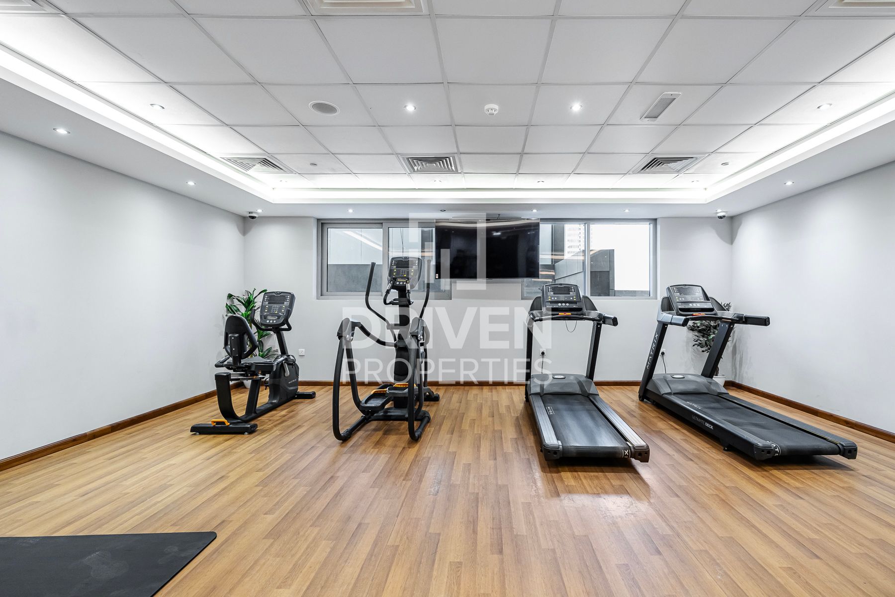 Cozy Studio Great Location Fully Furnished