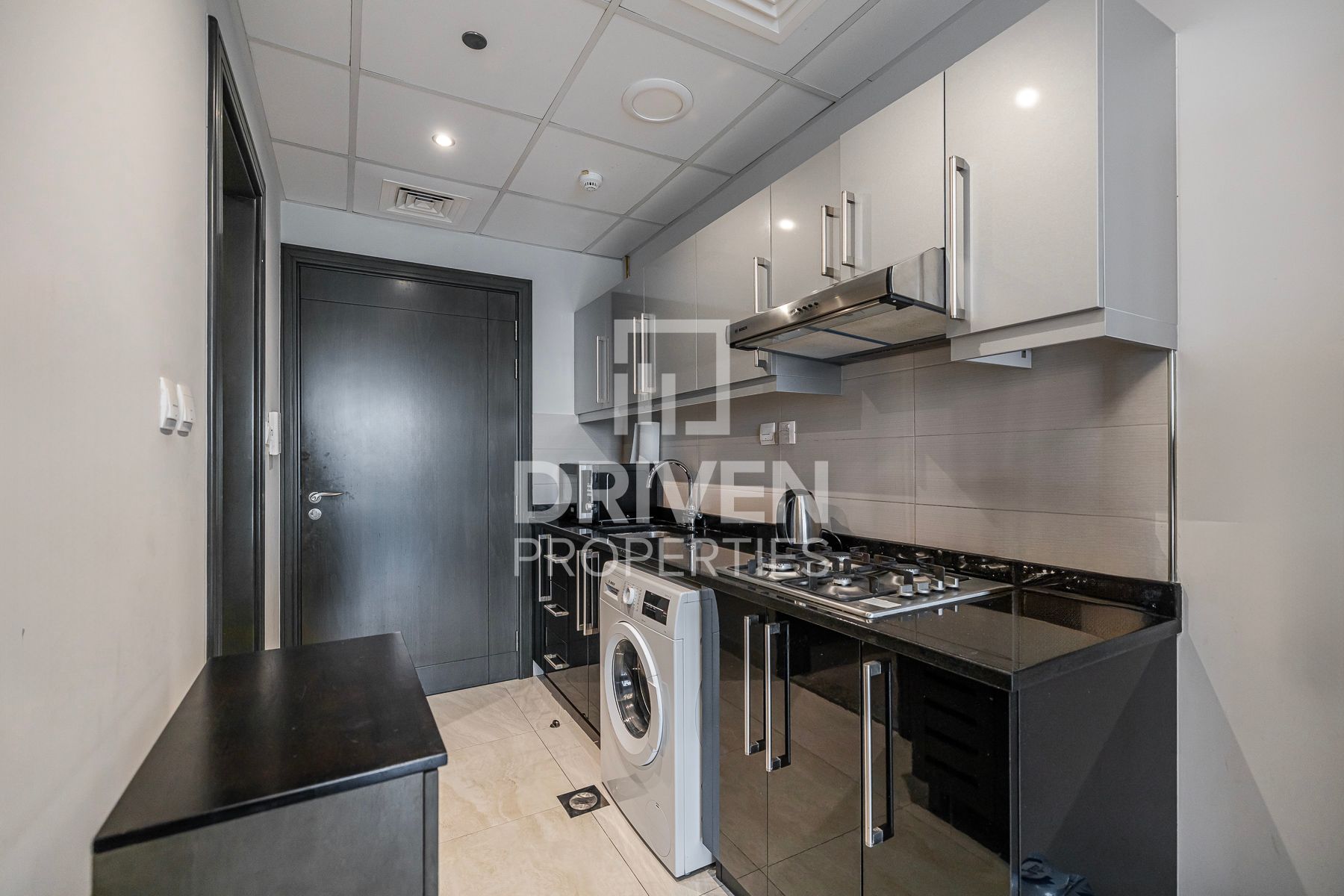 Cozy Studio Great Location Fully Furnished