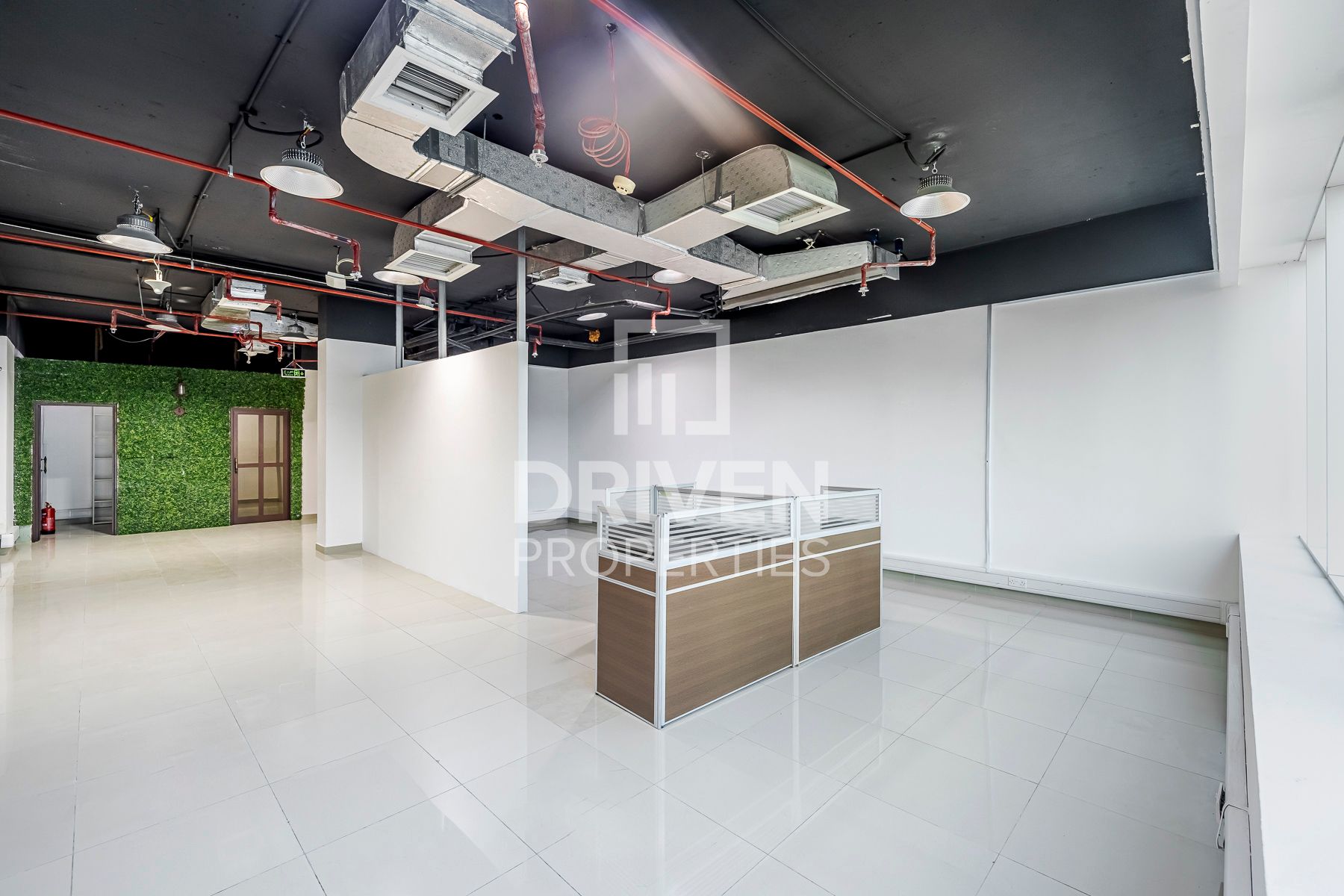 Fully Fitted Convenient Location Vacant