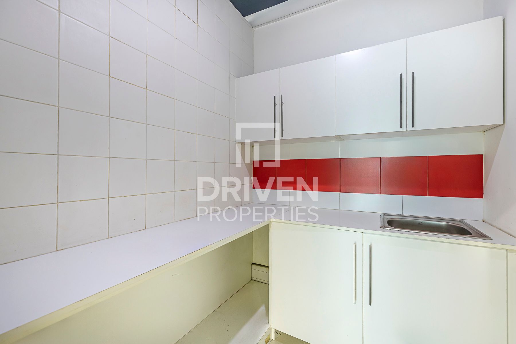 Fully Fitted Convenient Location Vacant