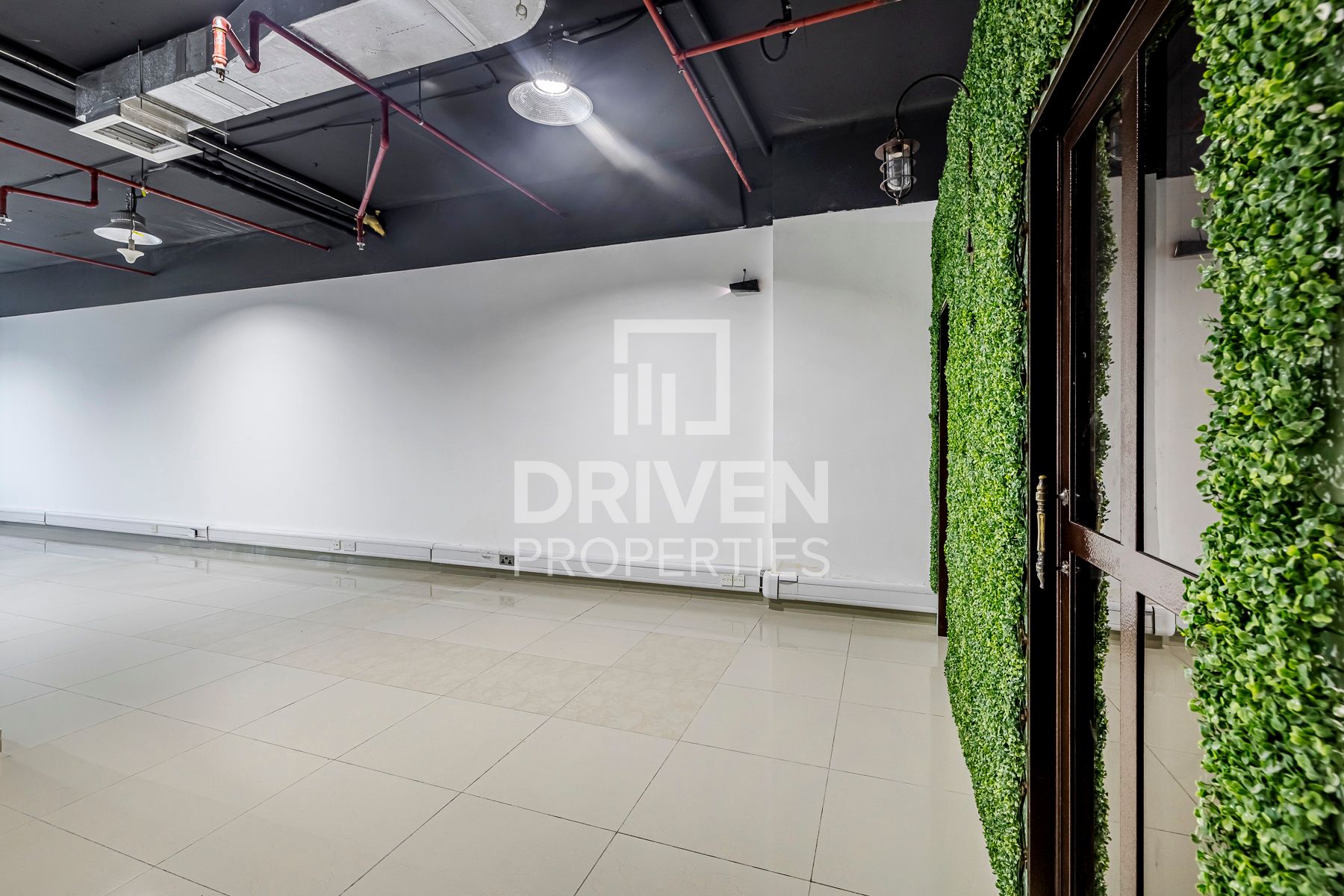 Fully Fitted Convenient Location Vacant