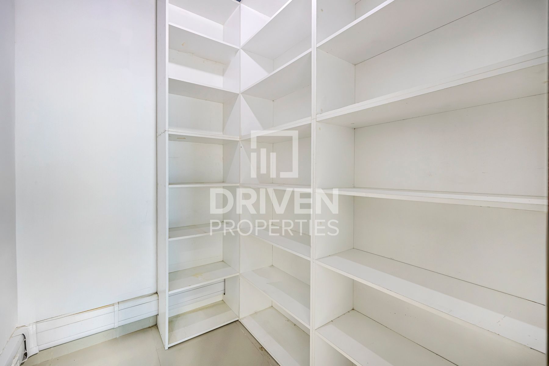 Fully Fitted Convenient Location Vacant