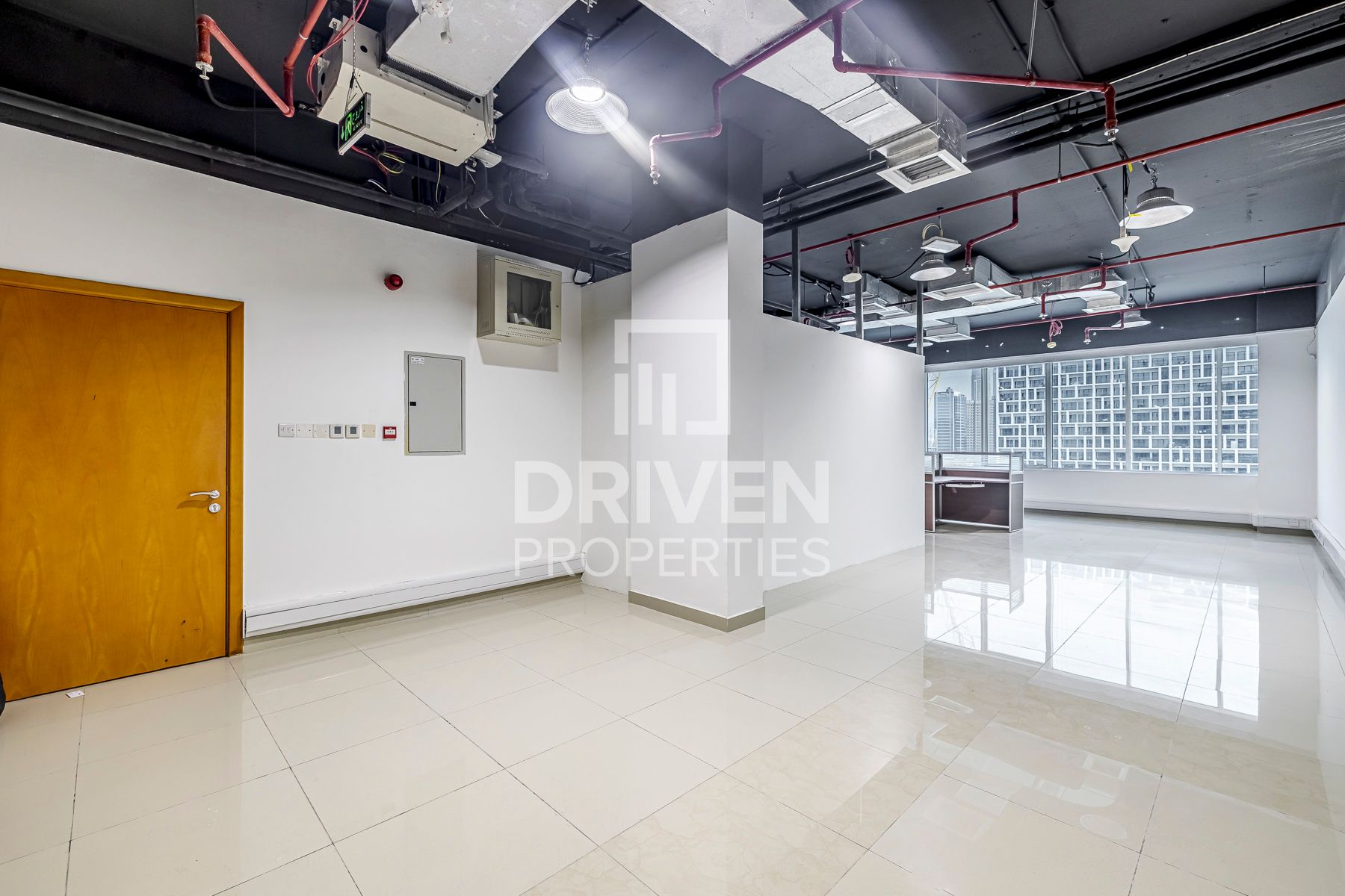 Fully Fitted Convenient Location Vacant