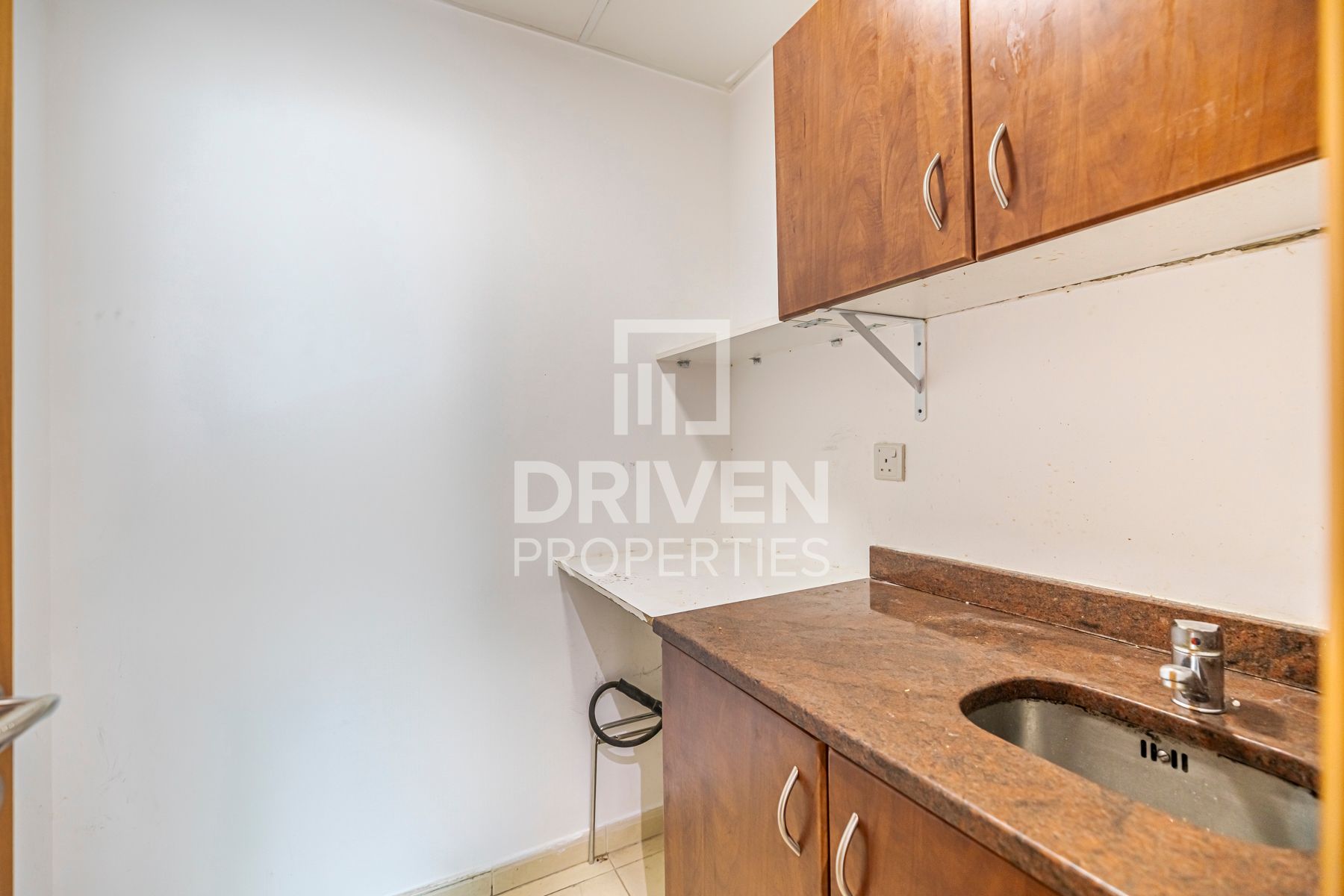 Turnkey Office Great Location Easy Access